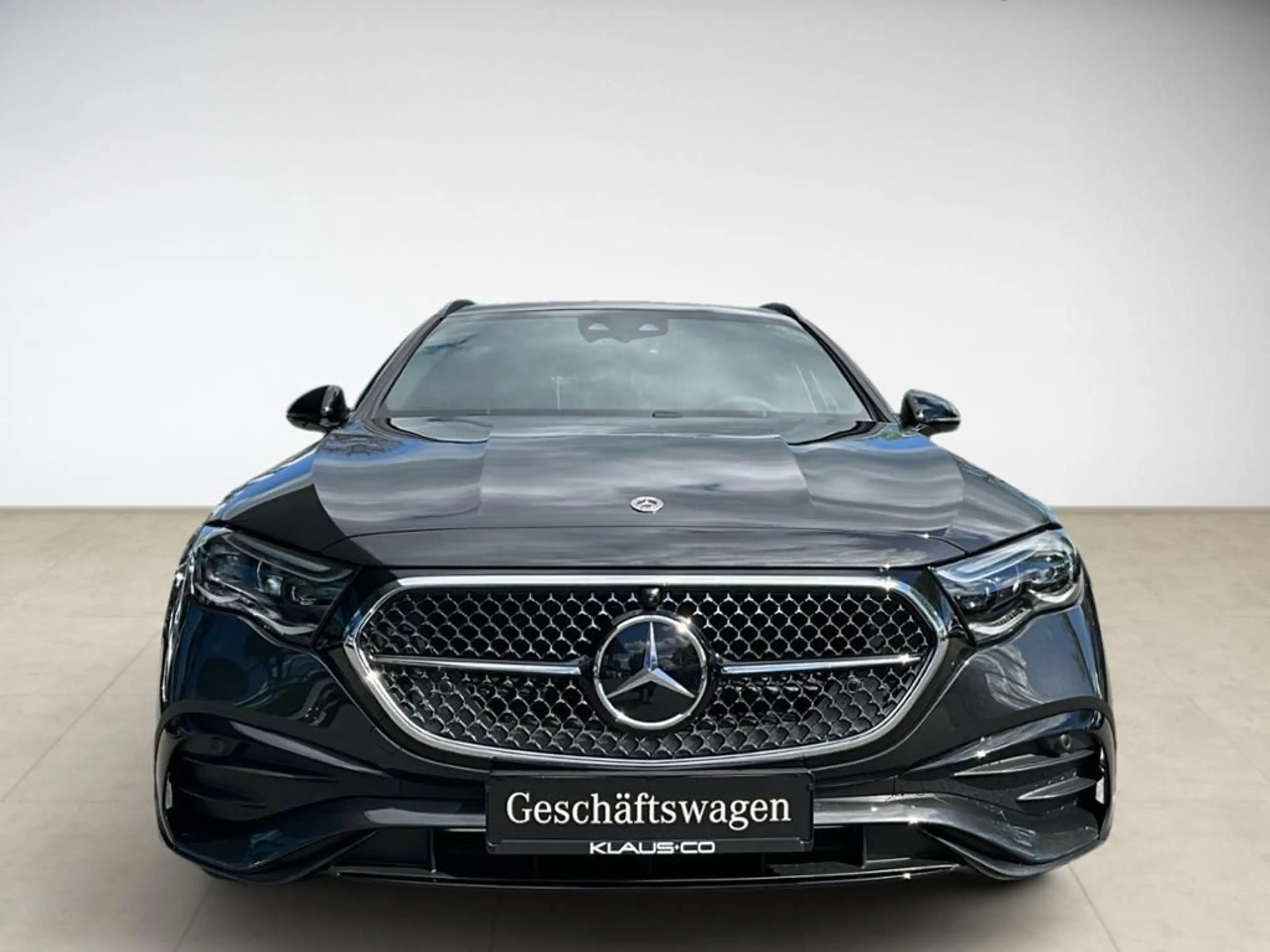 Mercedes-Benz E 450 d 4M T AMG 360 ACC AHK AUT DynLicht HUD LM — photo 2