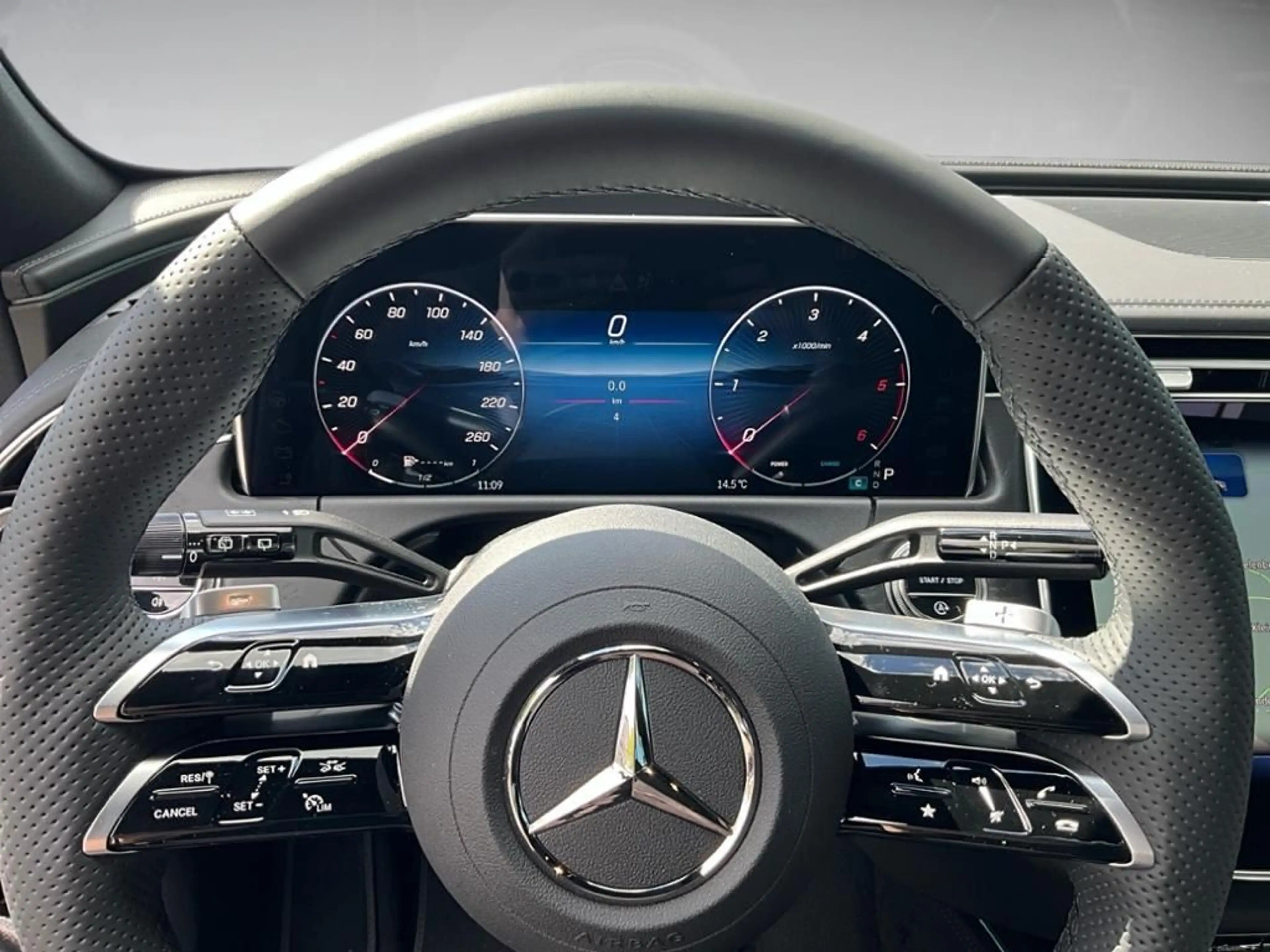 Mercedes-Benz E 450 d 4M T AMG 360 ACC AHK AUT DynLicht HUD LM — photo 8