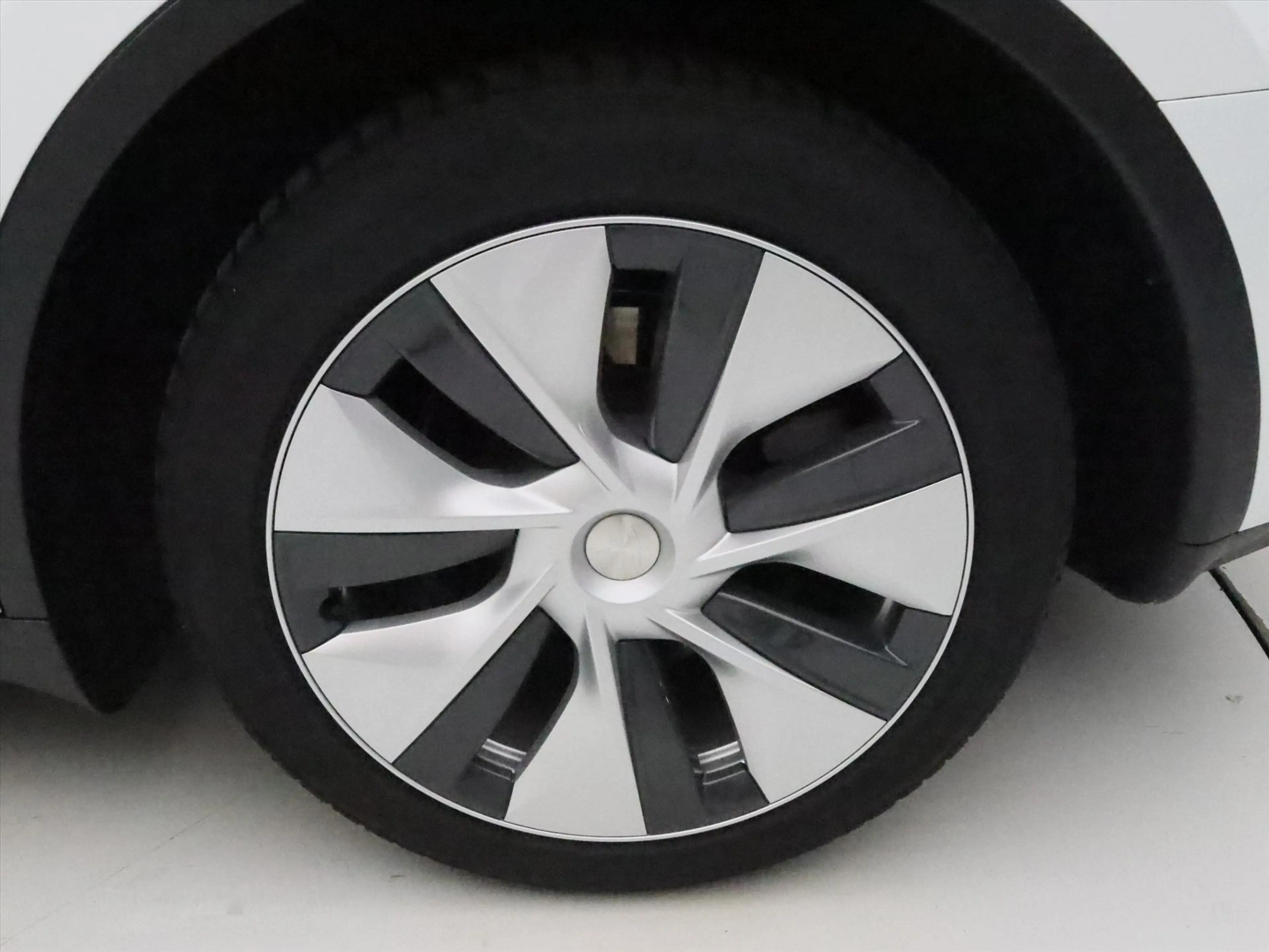 Tesla Model Y Standard RWD Plus 94.2% SoH [ AMD RYZEN+AUTOPILOT+ — photo 14