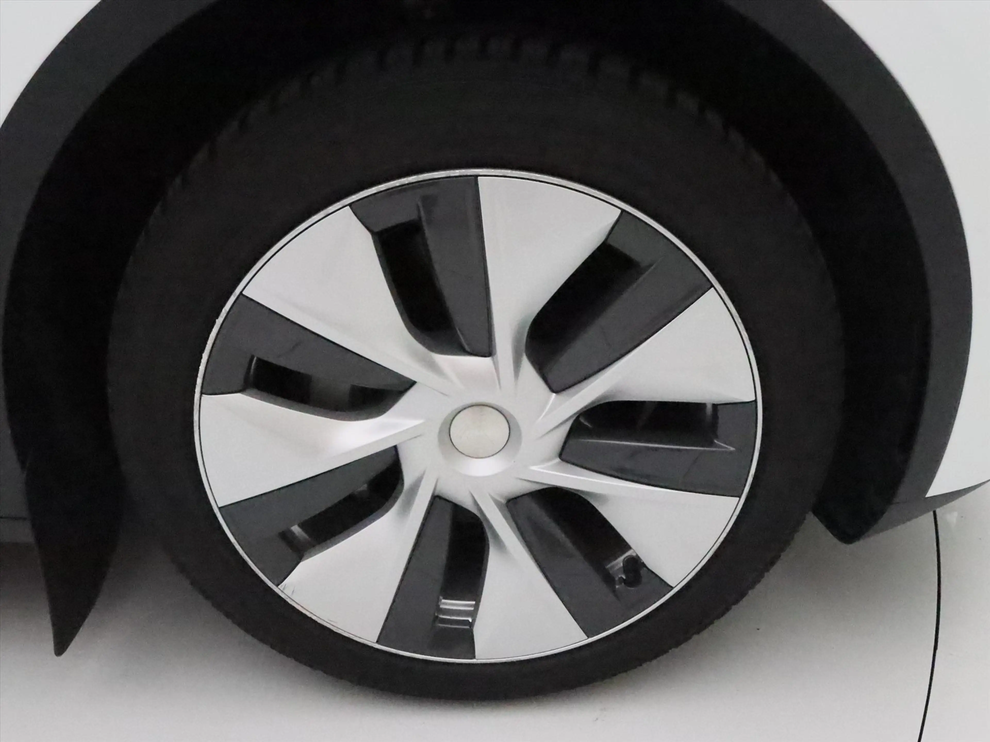 Tesla Model Y Standard RWD Plus 94.2% SoH [ AMD RYZEN+AUTOPILOT+ — photo 12