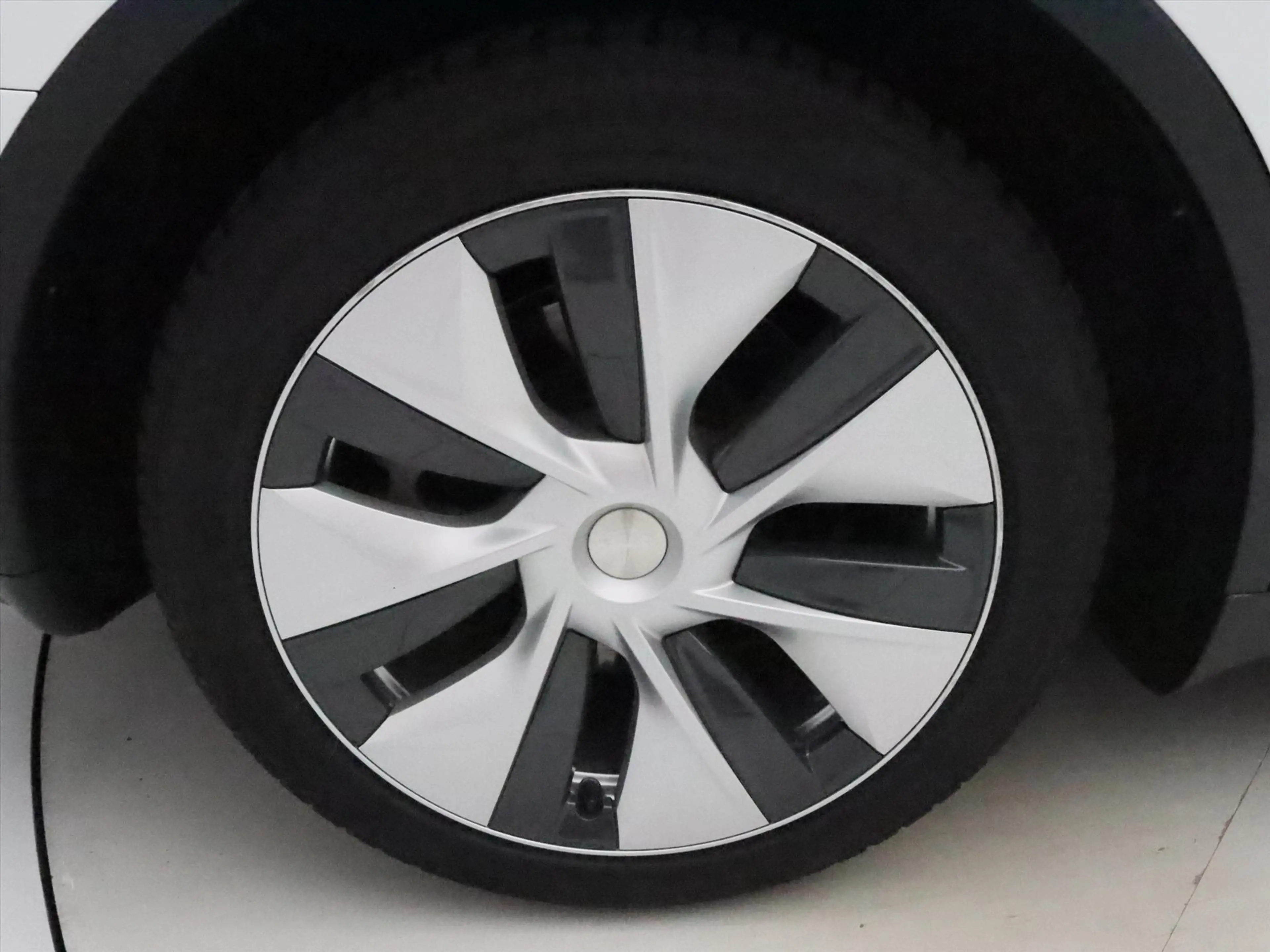 Tesla Model Y Standard RWD Plus 94.2% SoH [ AMD RYZEN+AUTOPILOT+ — photo 11