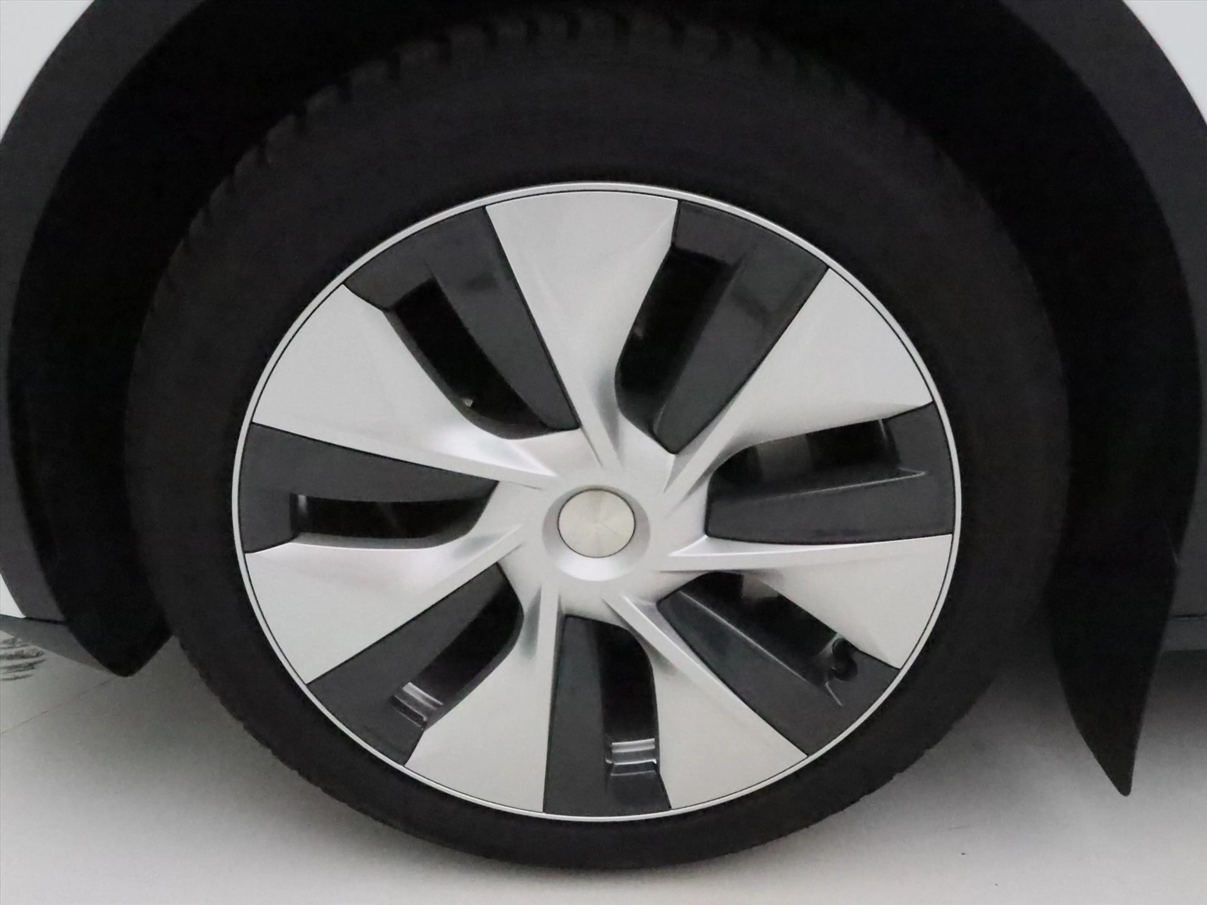 Tesla Model Y Standard RWD Plus 94.2% SoH [ AMD RYZEN+AUTOPILOT+ — photo 13