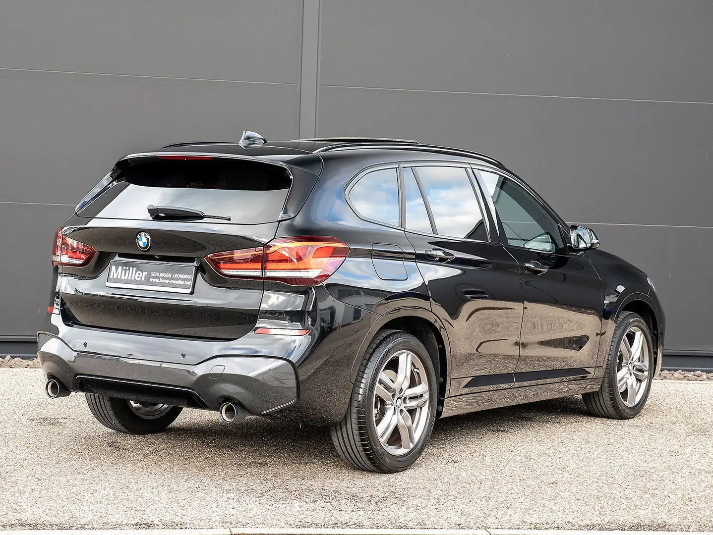 BMW X1 xDrive20i M Sportpaket GSD HUD AHK Adapt-LED 1VB Noir - 2