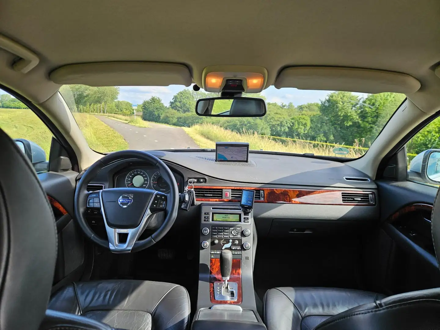 Volvo V70 2.5T Summum | Youngtimer | R-Design | Trekhaak Gris - 2