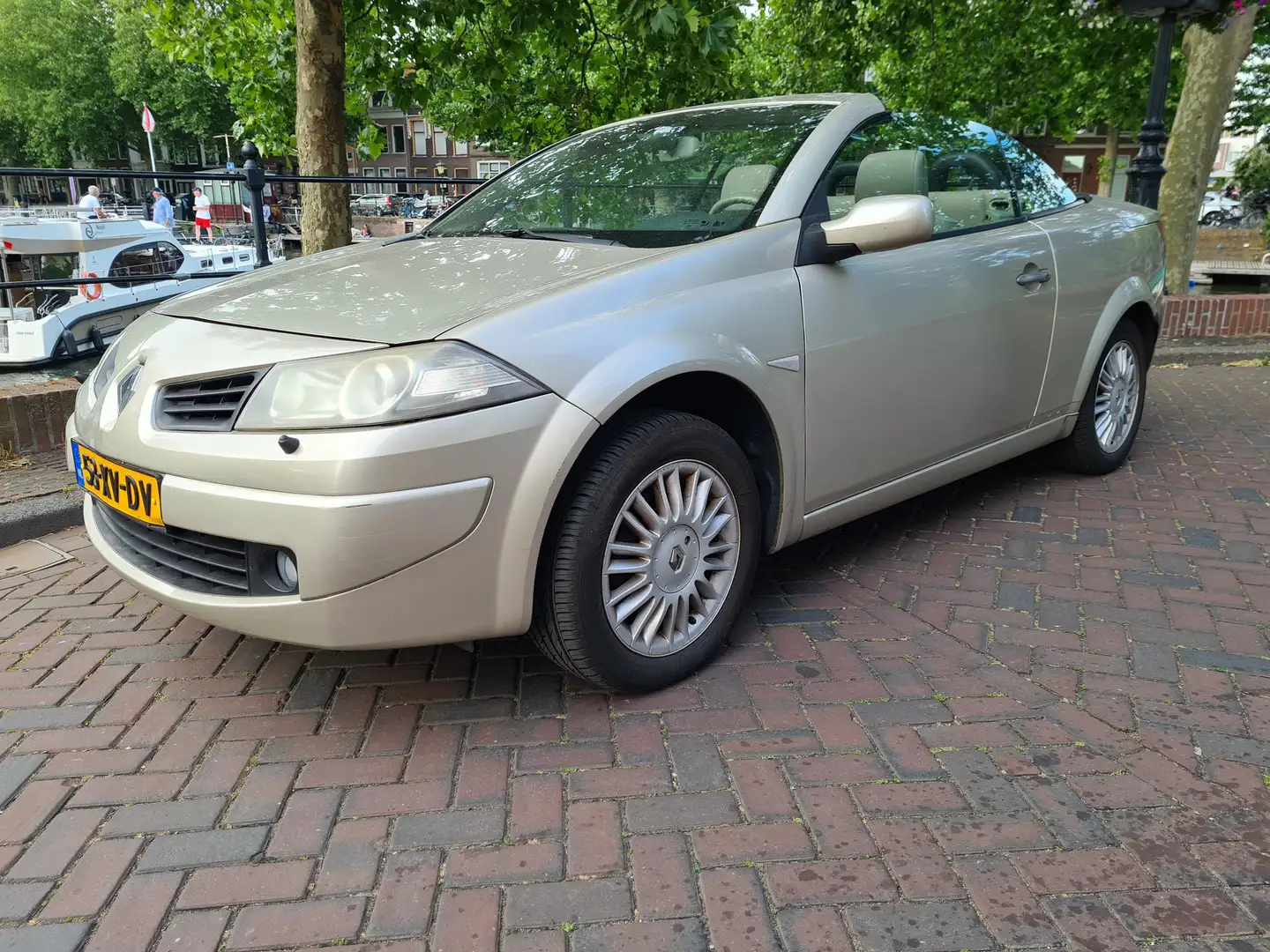Renault Megane Cabriolet 2.0-16V Privilège Beige - 1