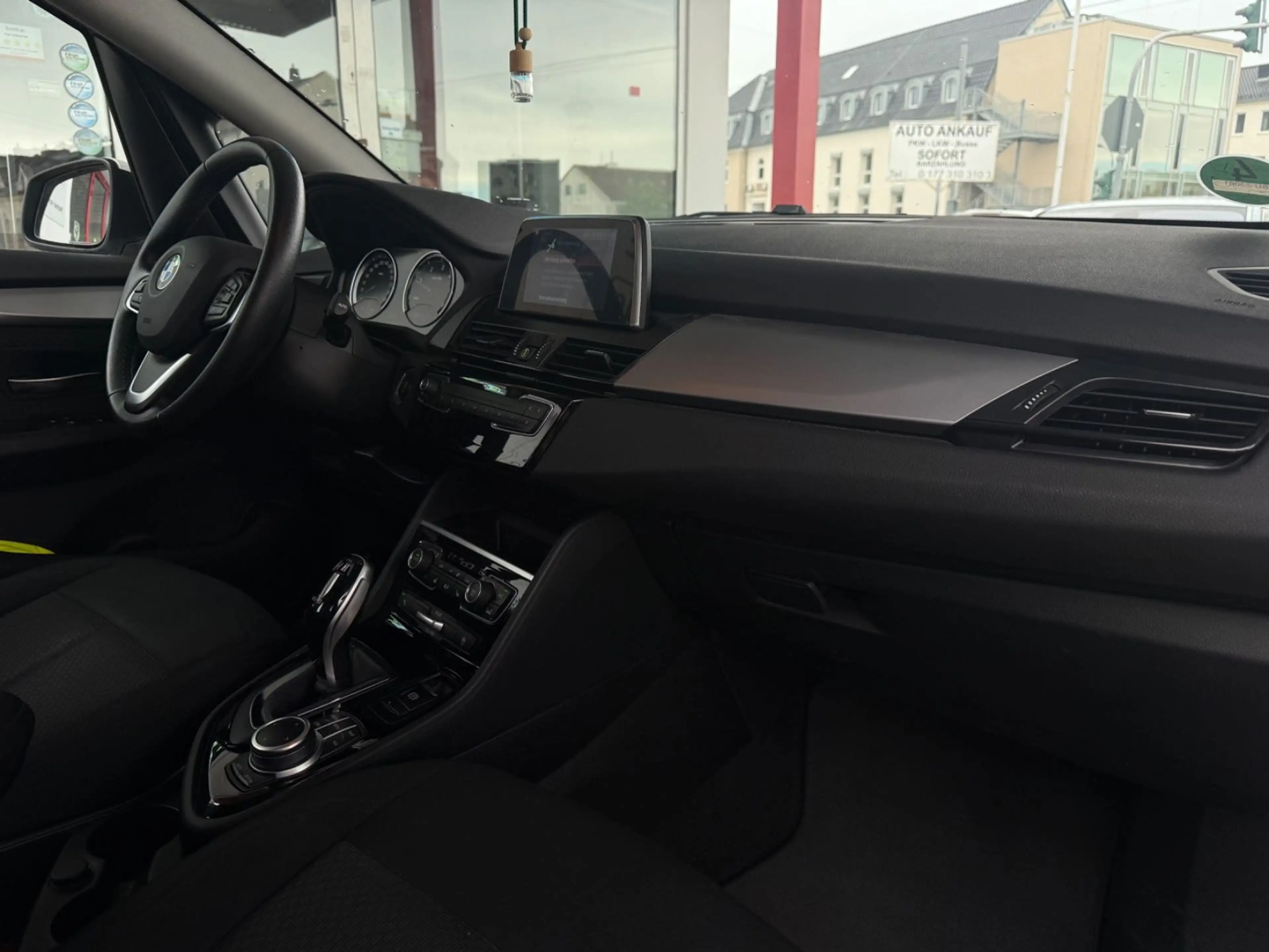 BMW 218 218 d Active Tourer Advantage Aut./NAVI/SHZ/AHK — photo 10