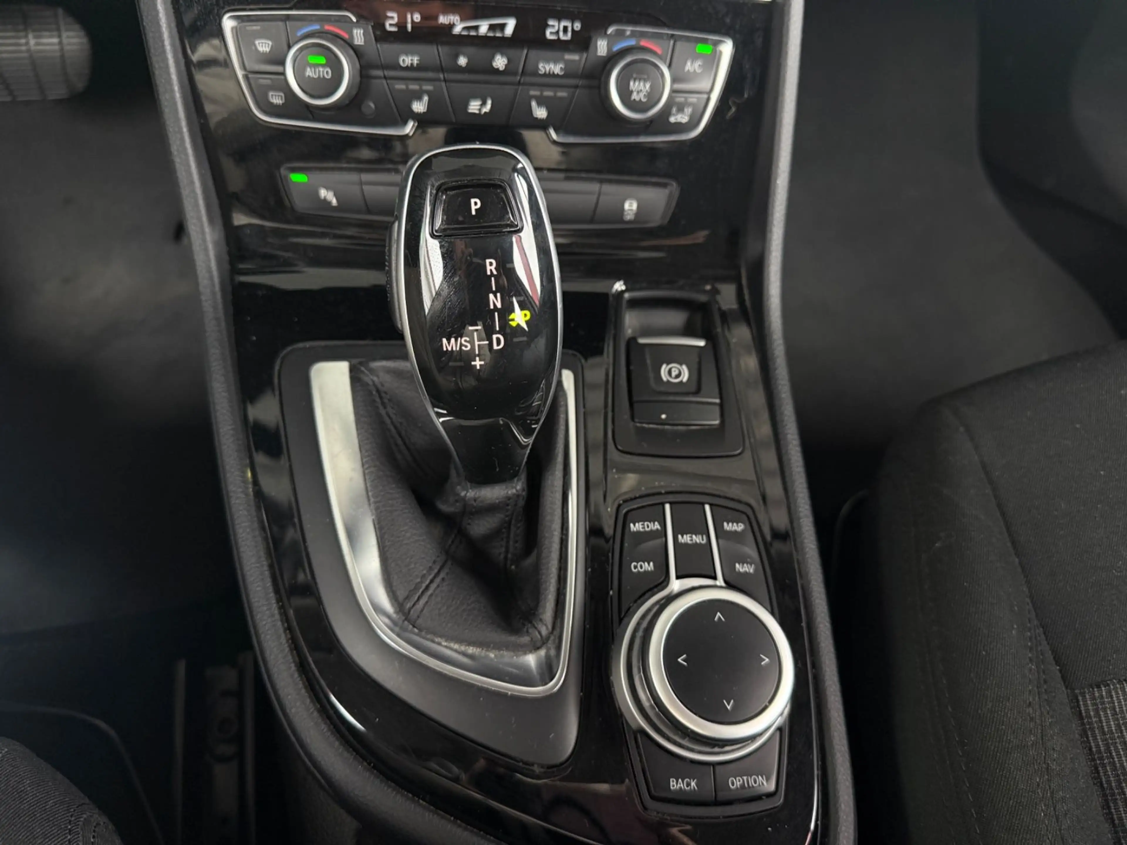 BMW 218 218 d Active Tourer Advantage Aut./NAVI/SHZ/AHK — photo 12