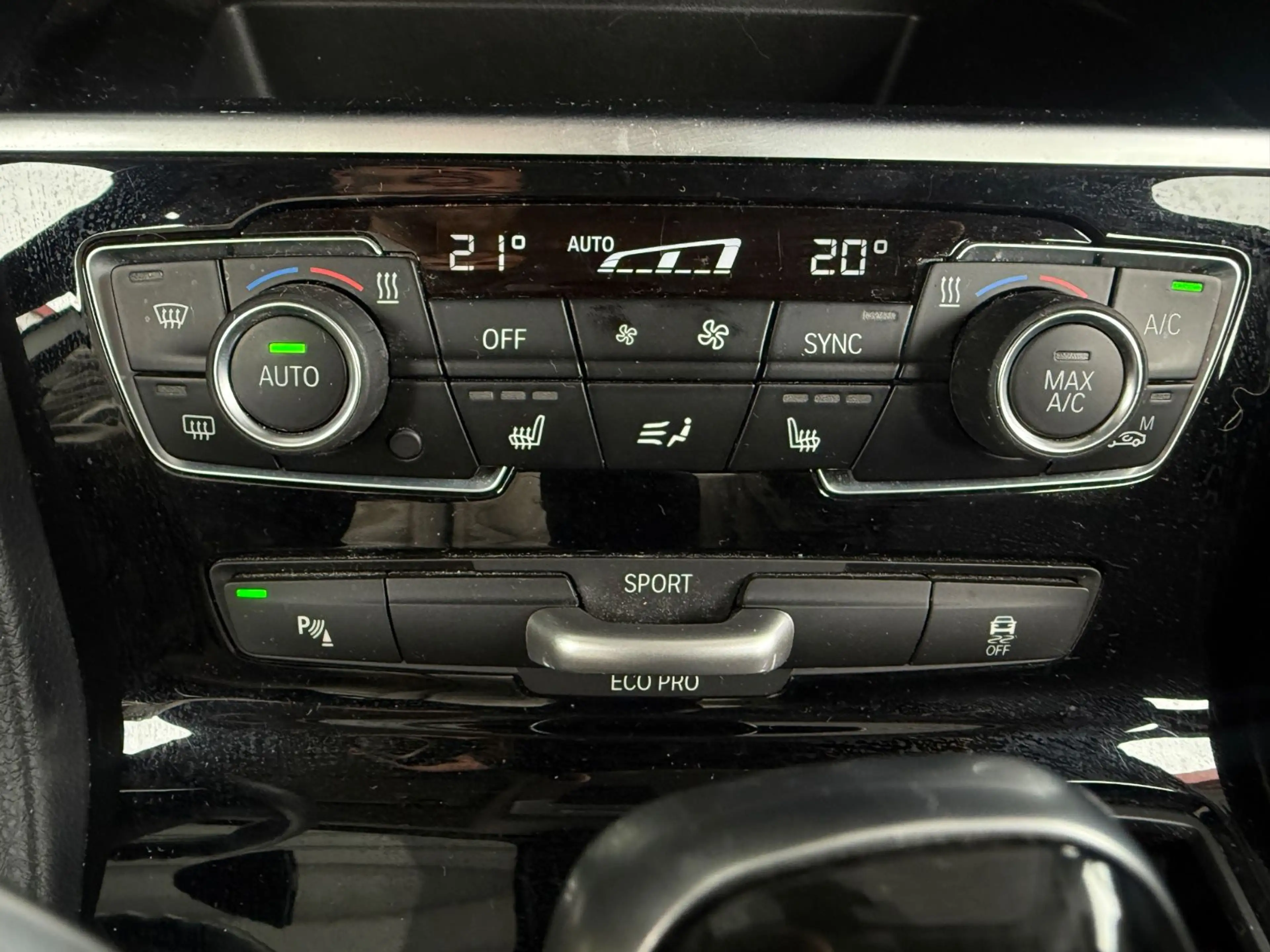 BMW 218 218 d Active Tourer Advantage Aut./NAVI/SHZ/AHK — photo 13