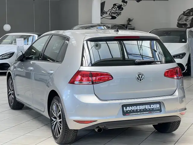 Volkswagen Golf view 6