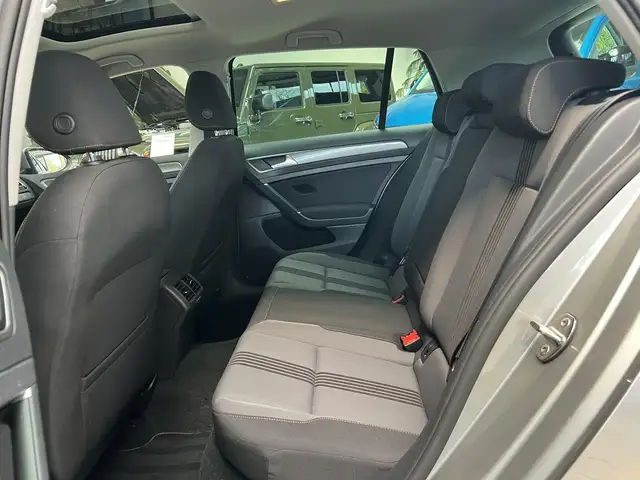 Volkswagen Golf view 14