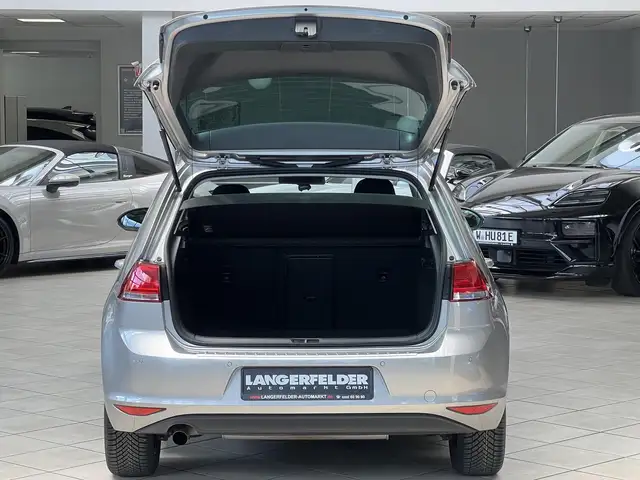 Volkswagen Golf view 5