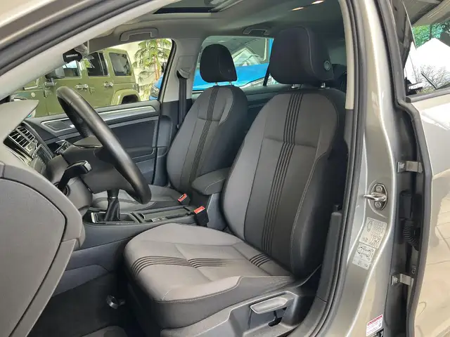 Volkswagen Golf view 13