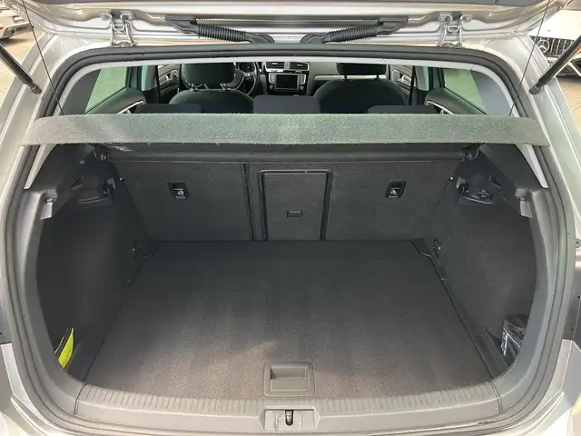 Volkswagen Golf view 15