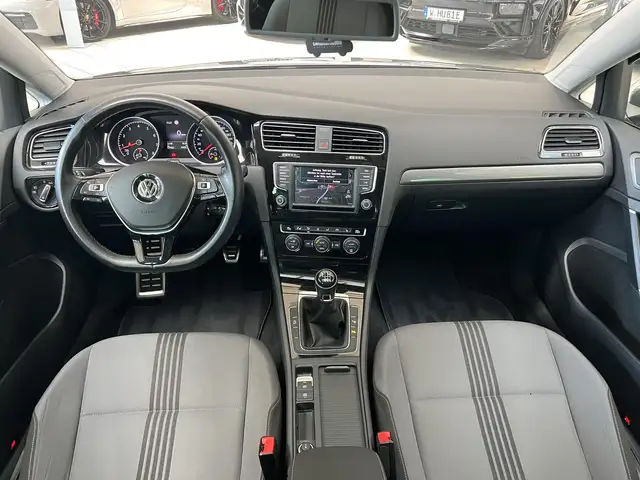Volkswagen Golf view 12