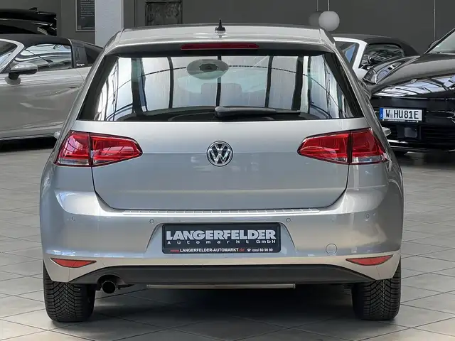 Volkswagen Golf view 4