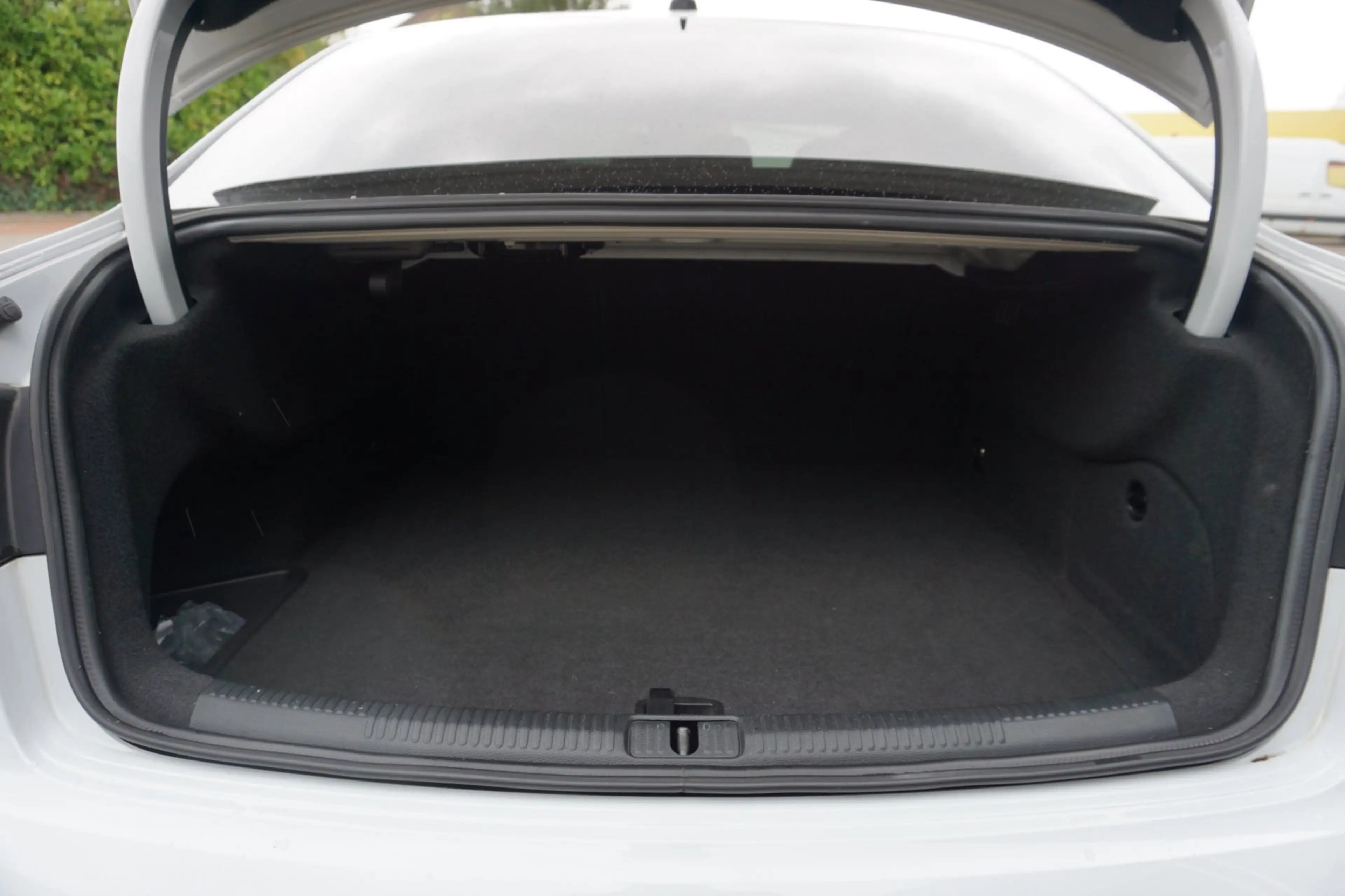 Audi RS3 Limousine 2.5 TFSI quattro — photo 5