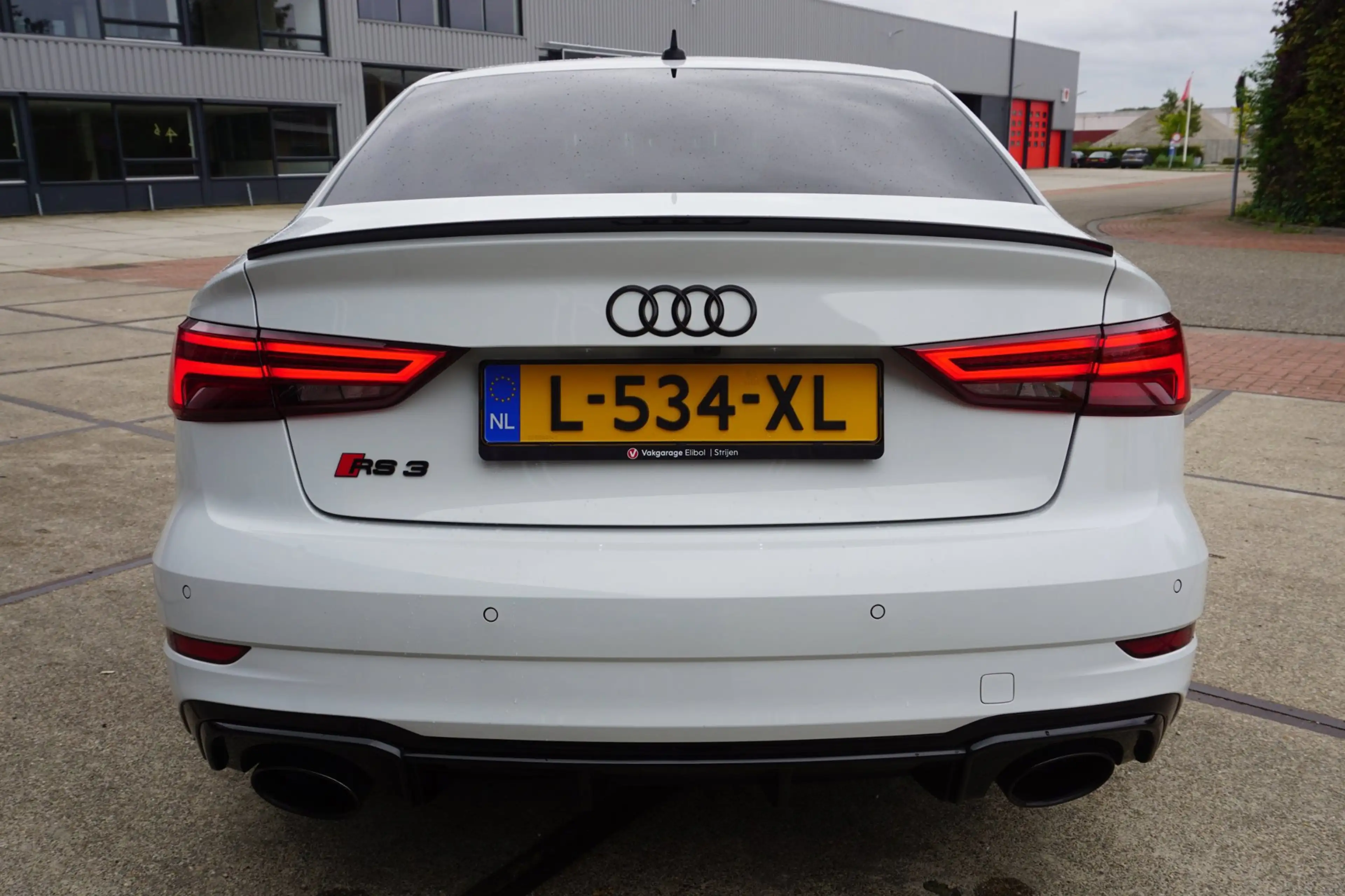 Audi RS3 Limousine 2.5 TFSI quattro — photo 26