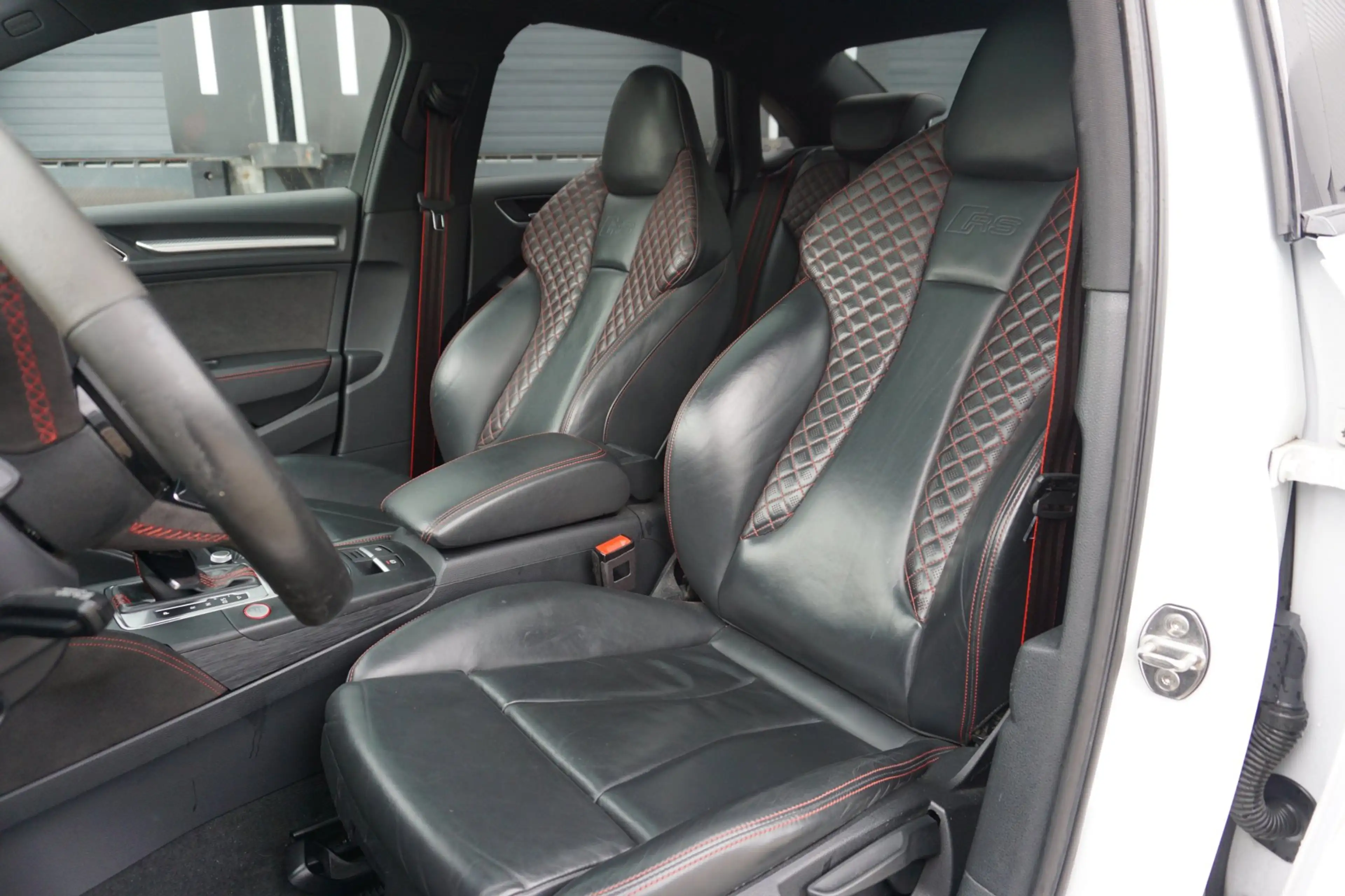 Audi RS3 Limousine 2.5 TFSI quattro — photo 3