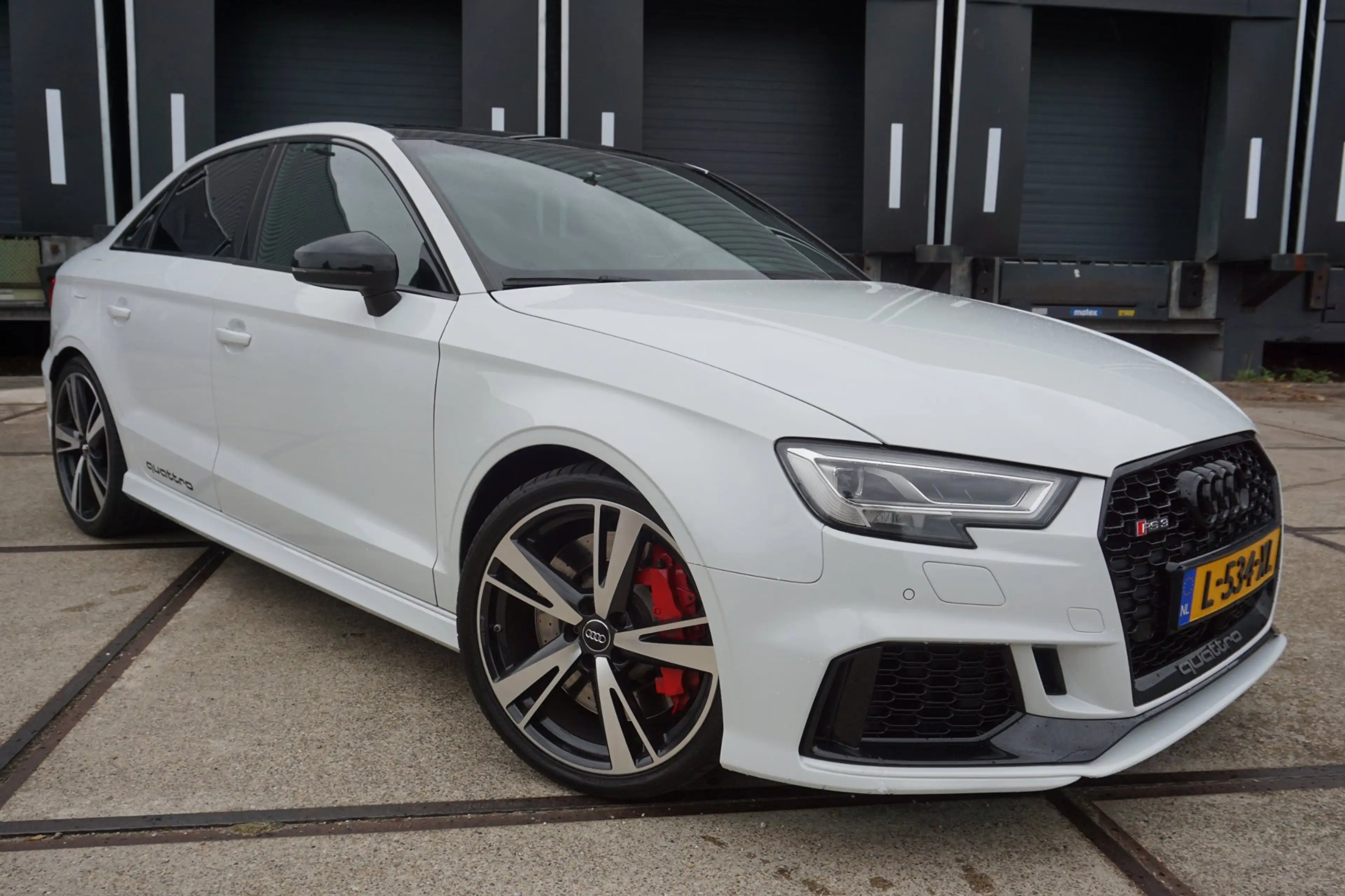Audi RS3 Limousine 2.5 TFSI quattro — photo 23