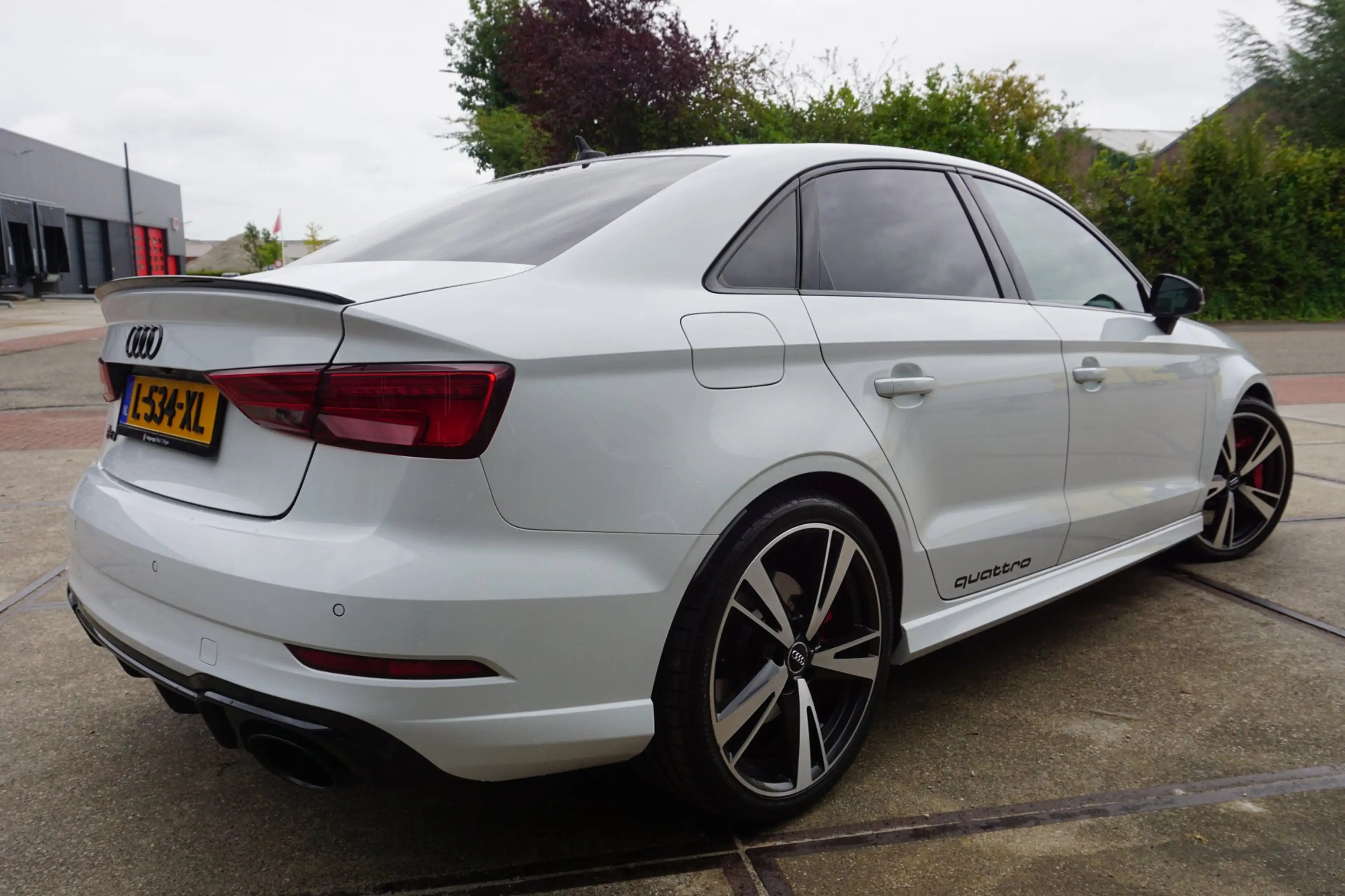 Audi RS3 Limousine 2.5 TFSI quattro — photo 2
