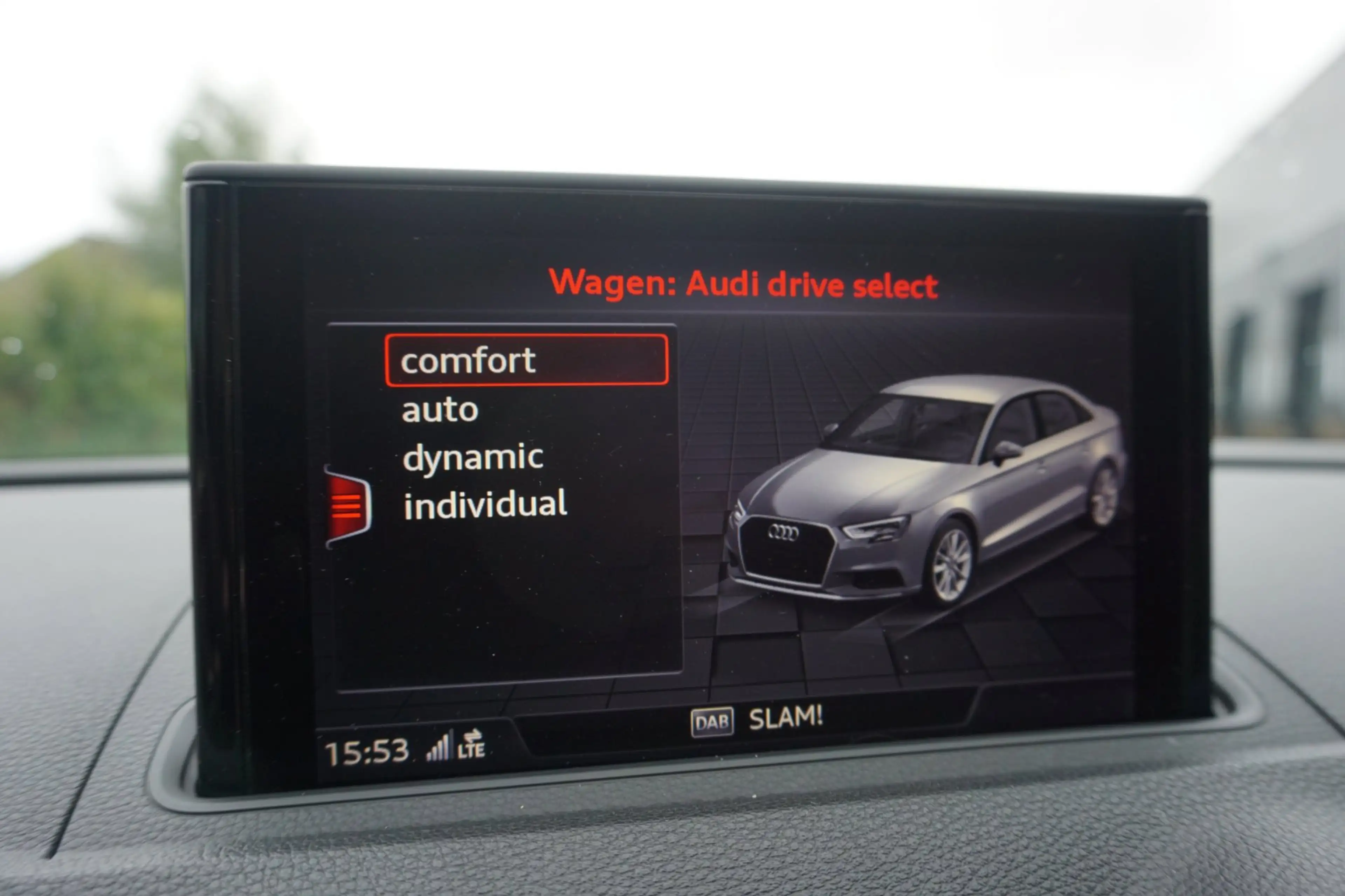 Audi RS3 Limousine 2.5 TFSI quattro — photo 16