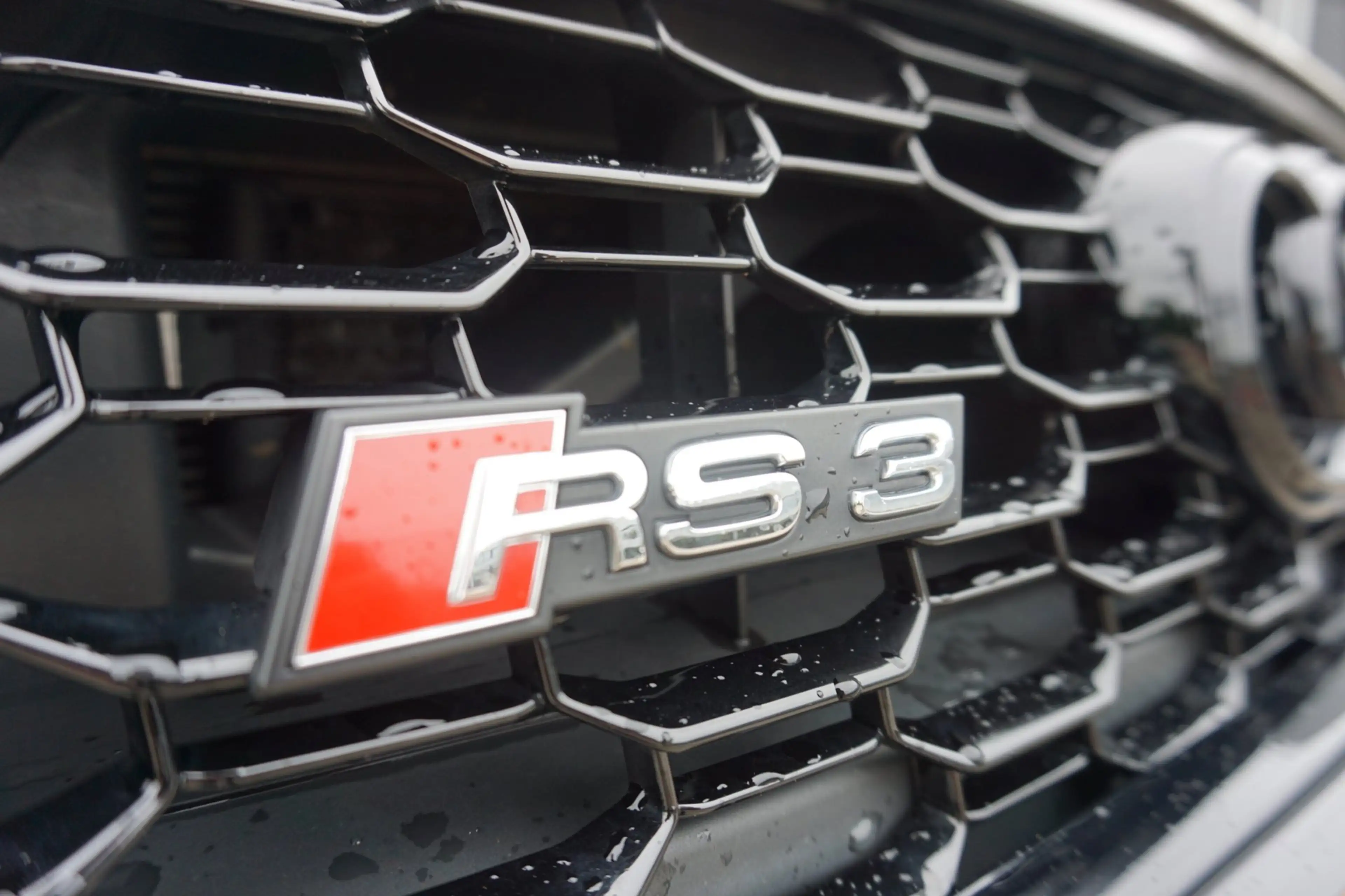 Audi RS3 Limousine 2.5 TFSI quattro — photo 34