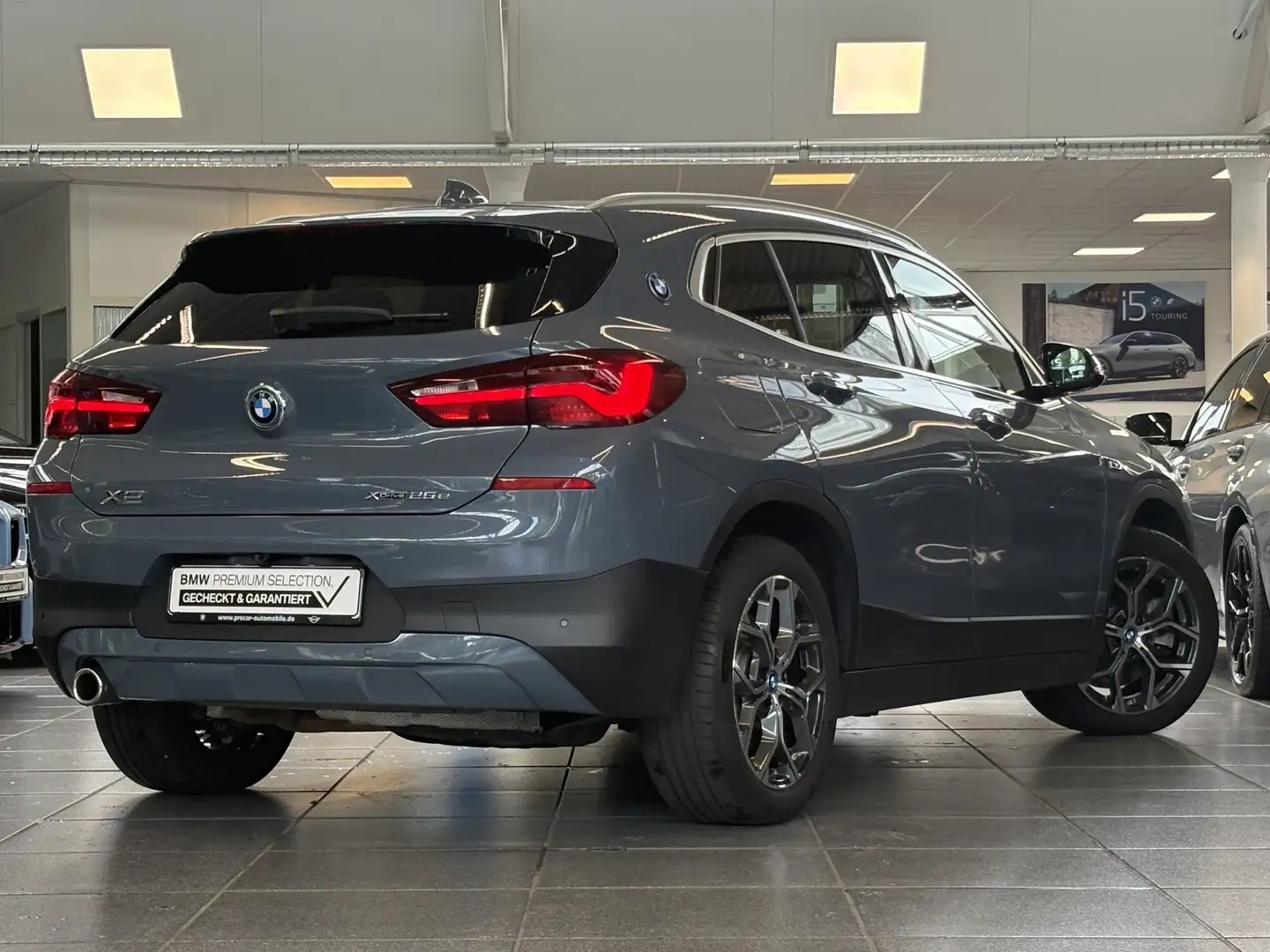 BMW X2 xDrive25e DA+ ACC PA RFK Pano HuD HiFi Shz. Grau - 2