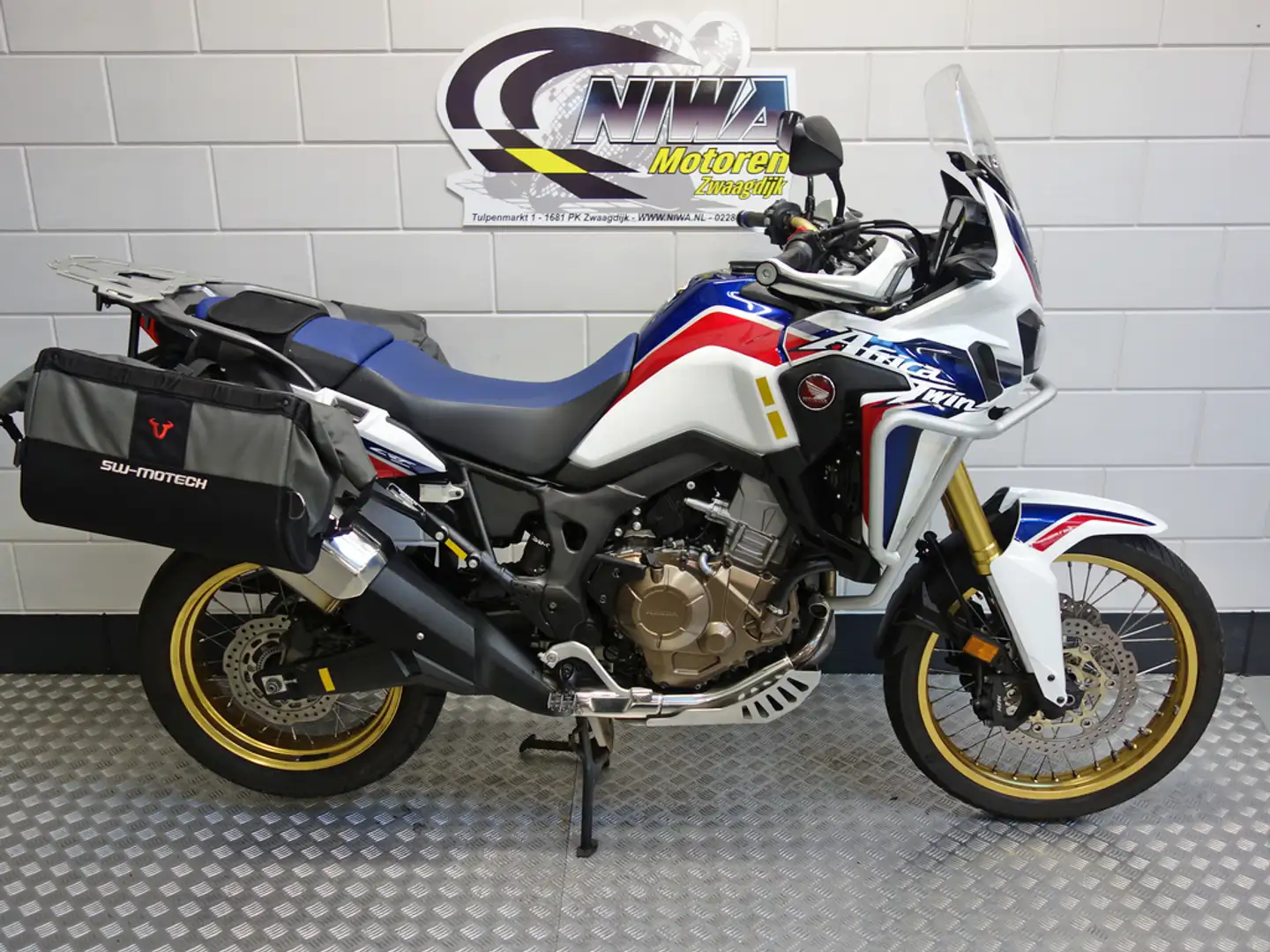 Honda CRF 1000 L AFRICA TWIN Белый - 1