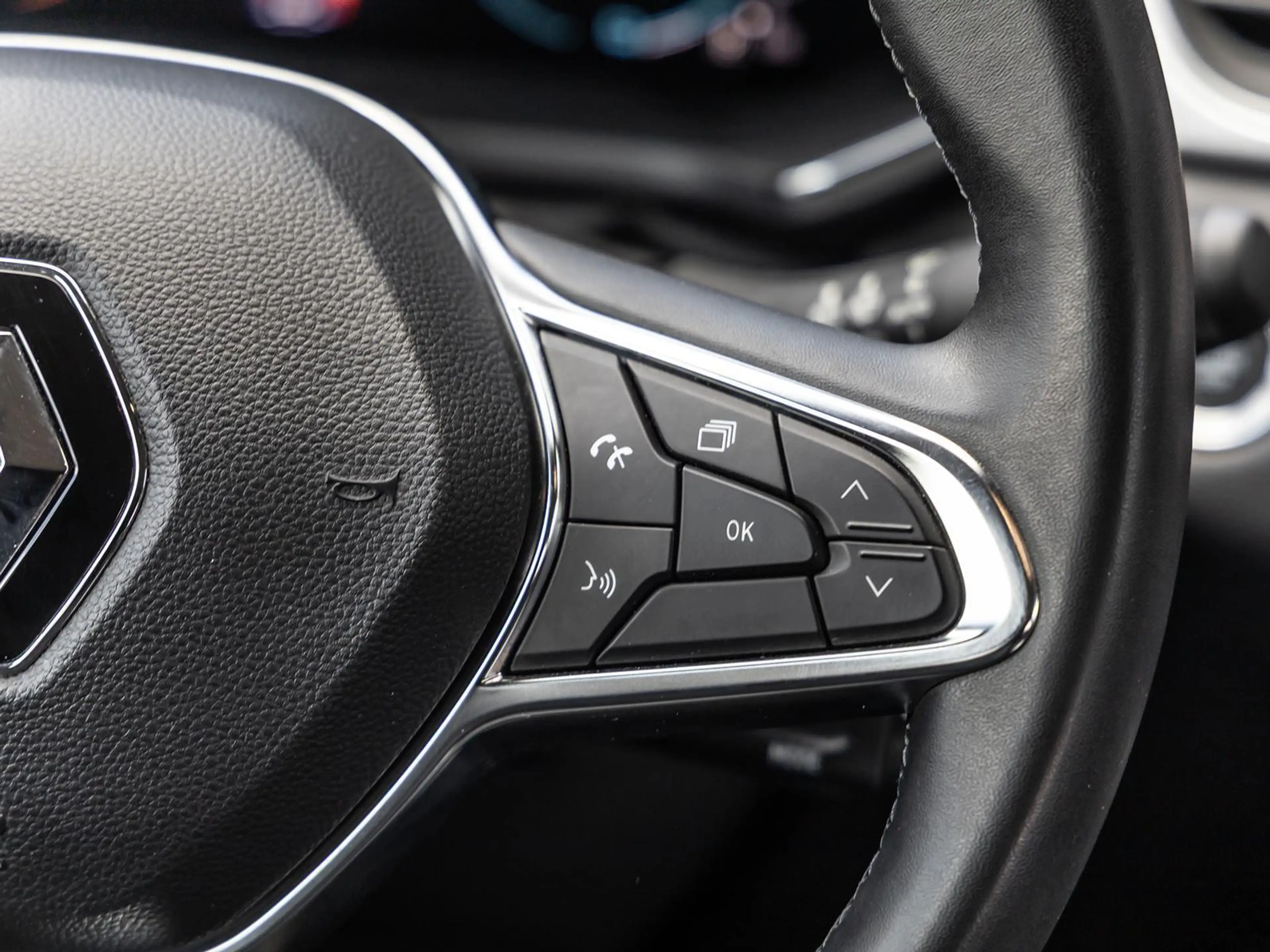 Renault Captur TECHNO E-TECH Plug-in 160 NAVI SHZ PDC — photo 10