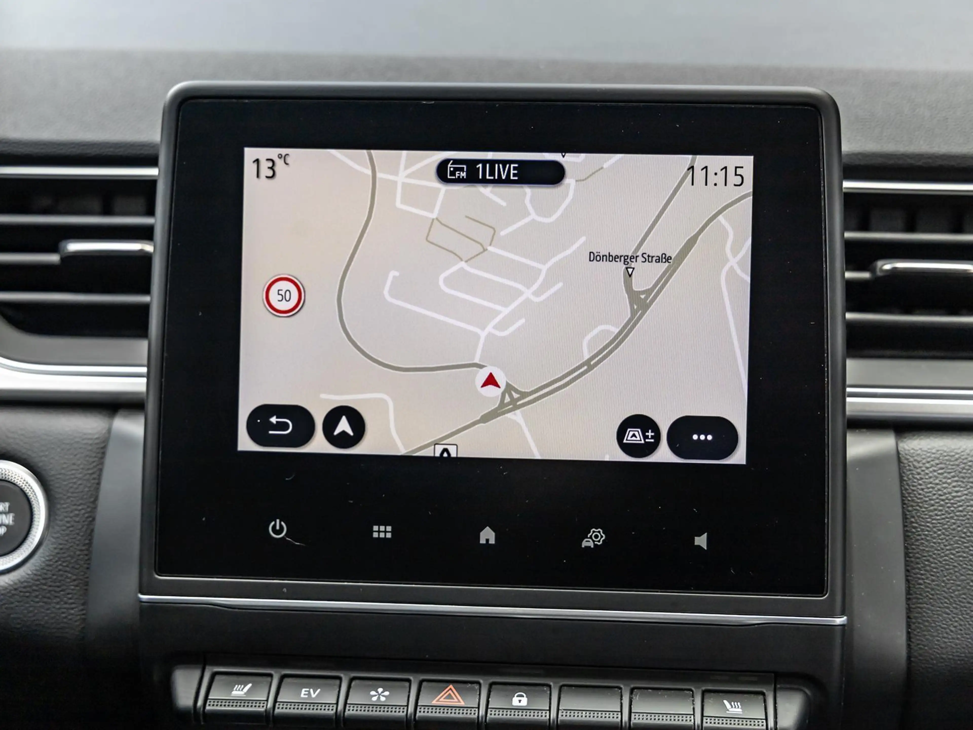 Renault Captur TECHNO E-TECH Plug-in 160 NAVI SHZ PDC — photo 12
