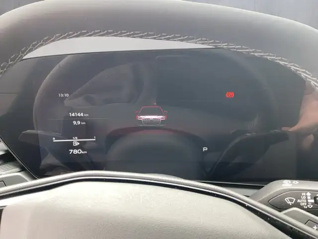 Audi A6 view 13