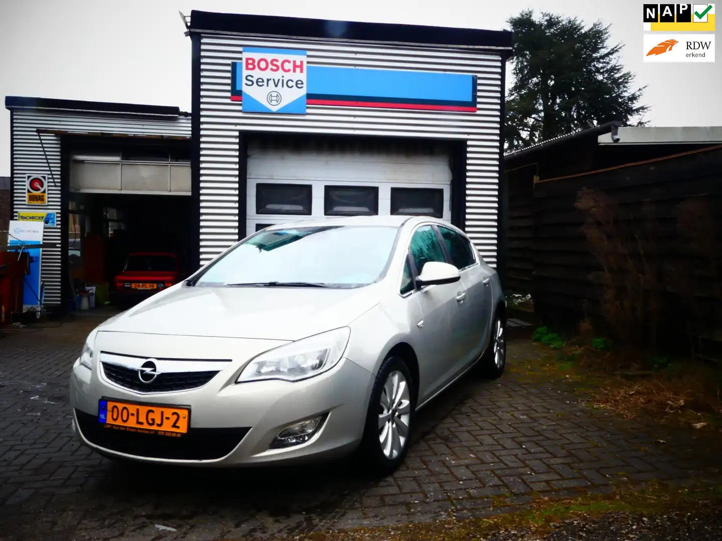 Opel Astra 1.6 Cosmo Automaat Airco 5-drs Cruise Control Acti Beige - 1