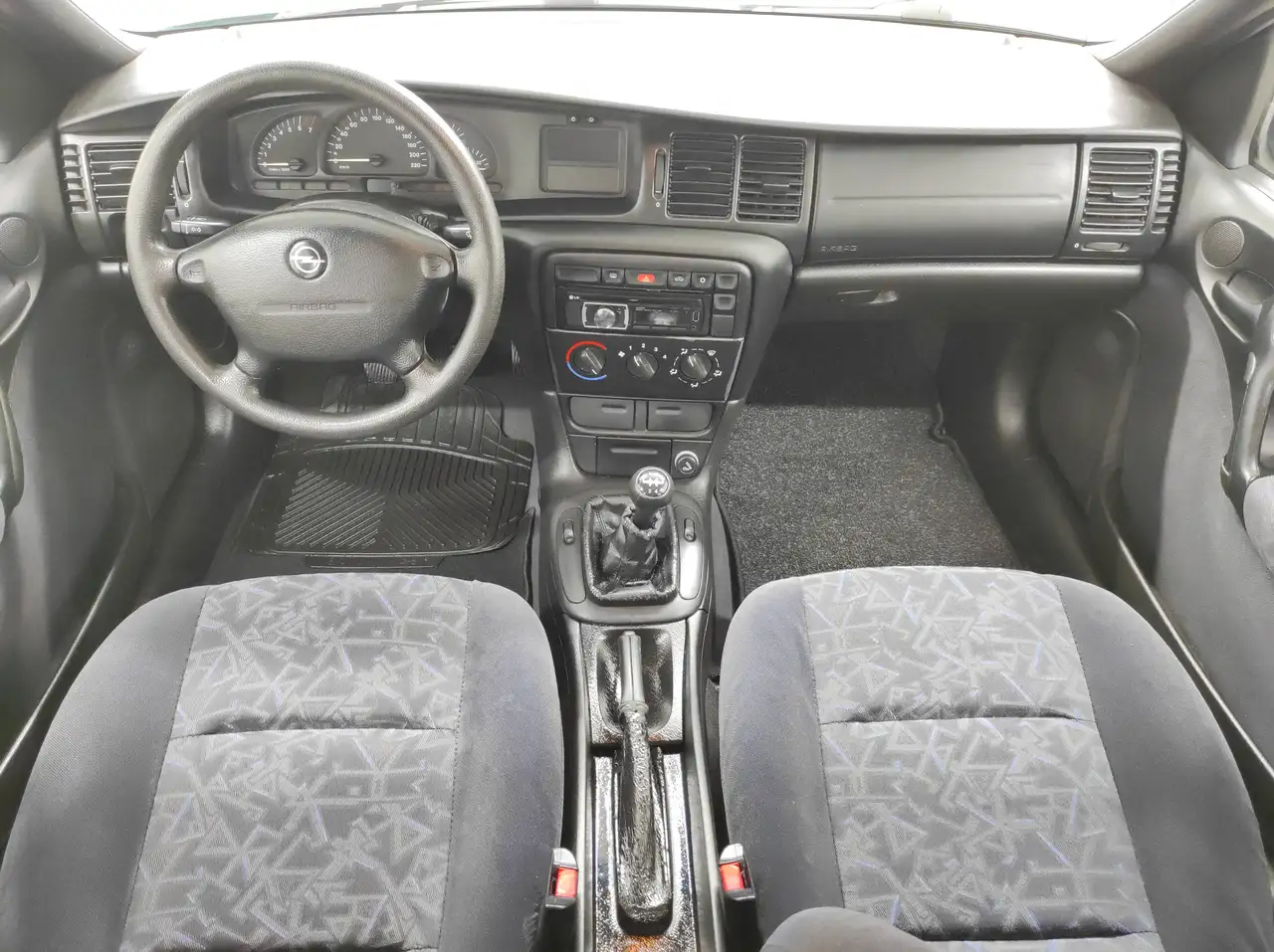 Opel Vectra B X 1.6 SZR KLIMAANLAGE USB AUX-IN SERVO ABS M+S, foto 12