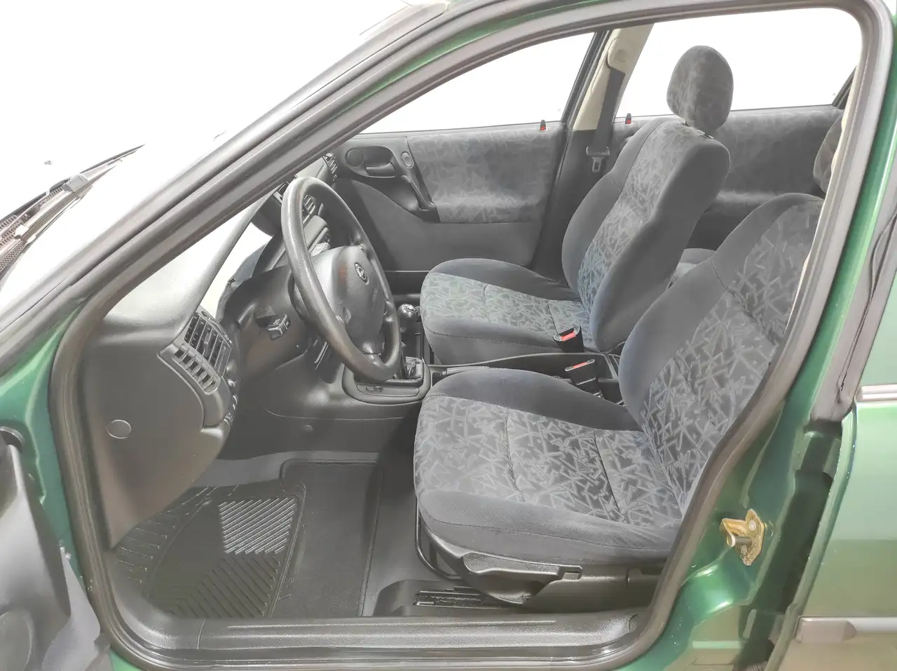 Opel Vectra B X 1.6 SZR KLIMAANLAGE USB AUX-IN SERVO ABS M+S, foto 9