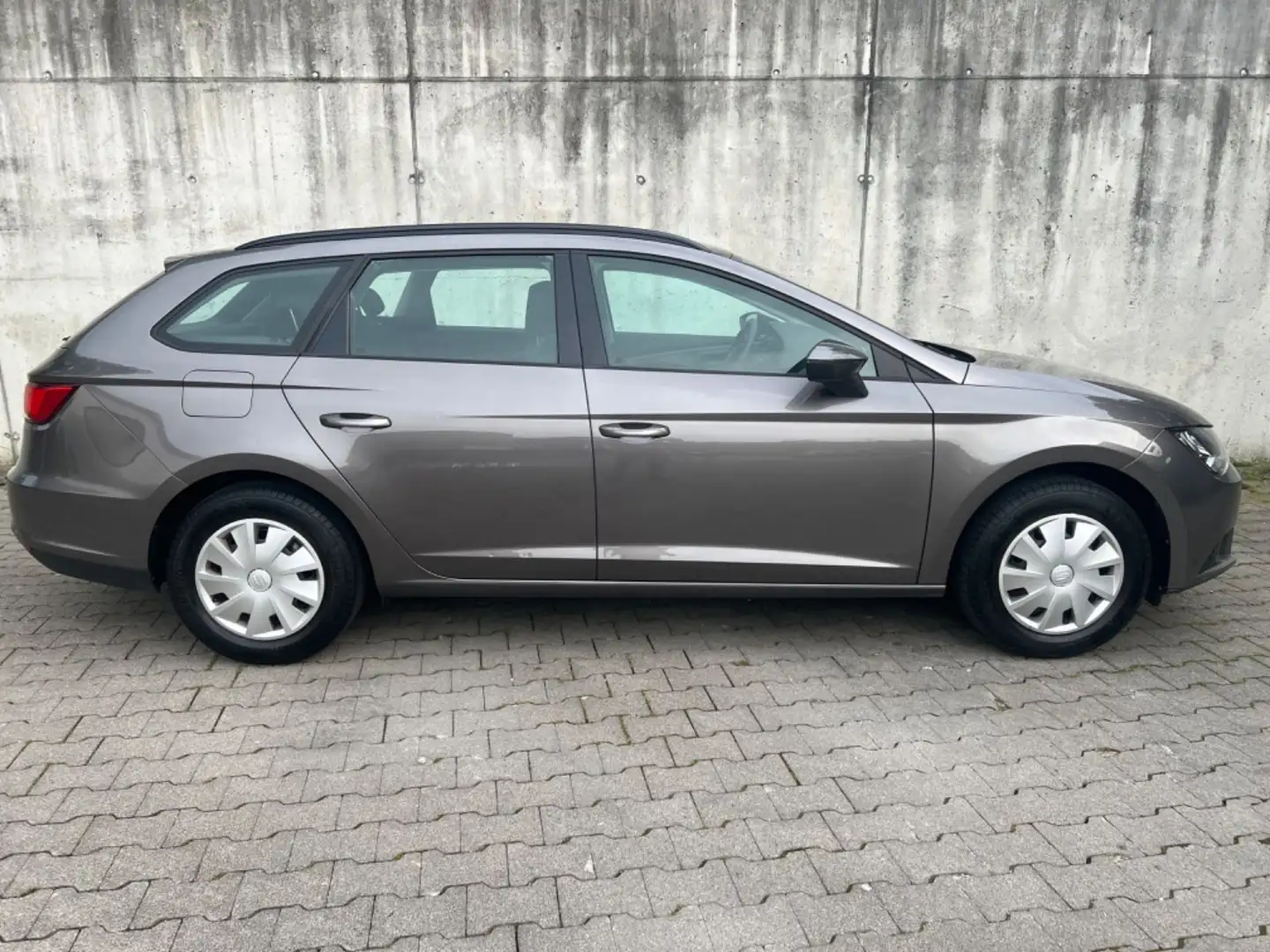 SEAT Leon ST 1.2 TSI 63kW Reference*Service Neu*44TKM Grau - 2