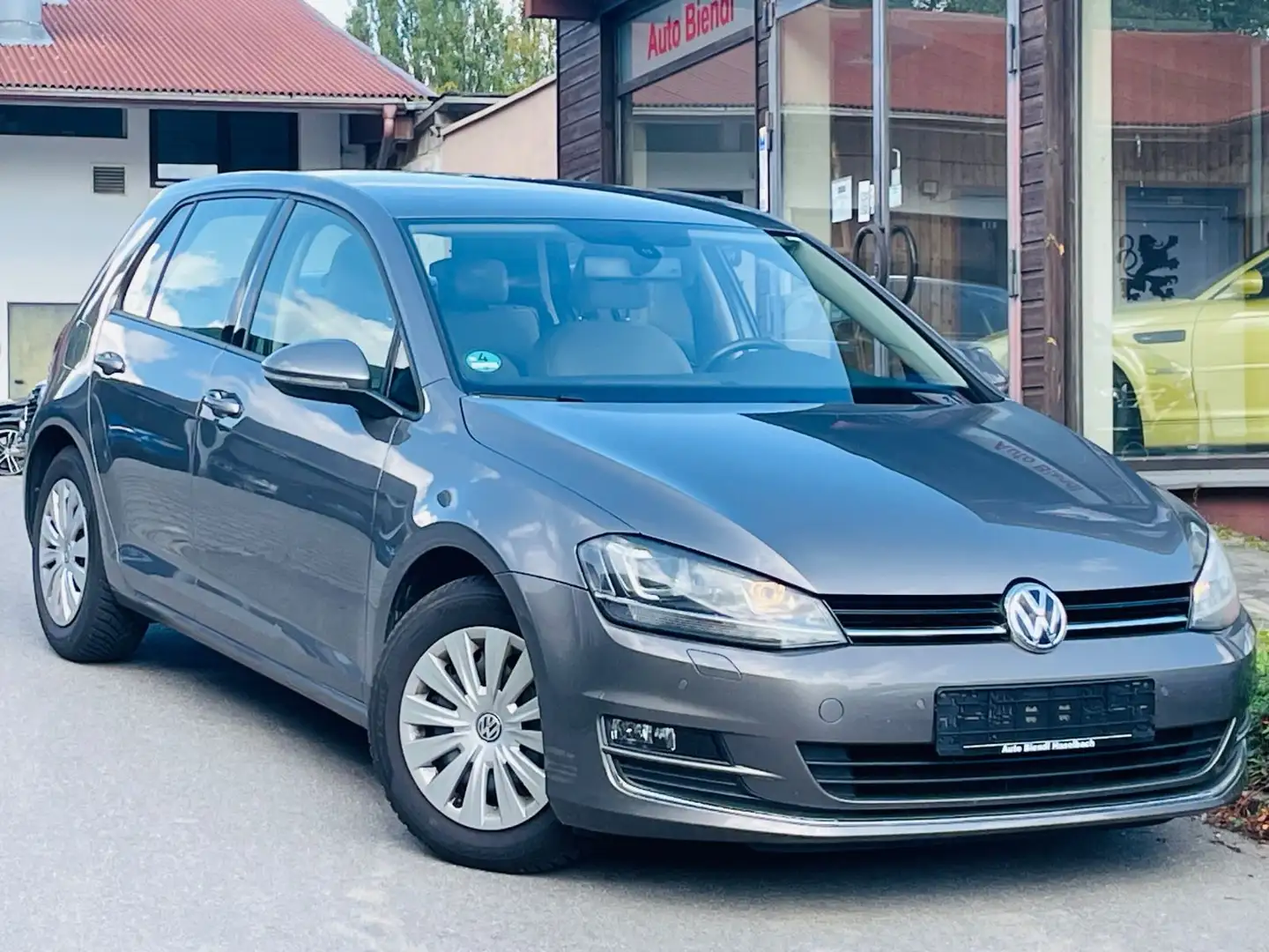 Volkswagen Golf VII Lim. Highline BMT Gris - 1