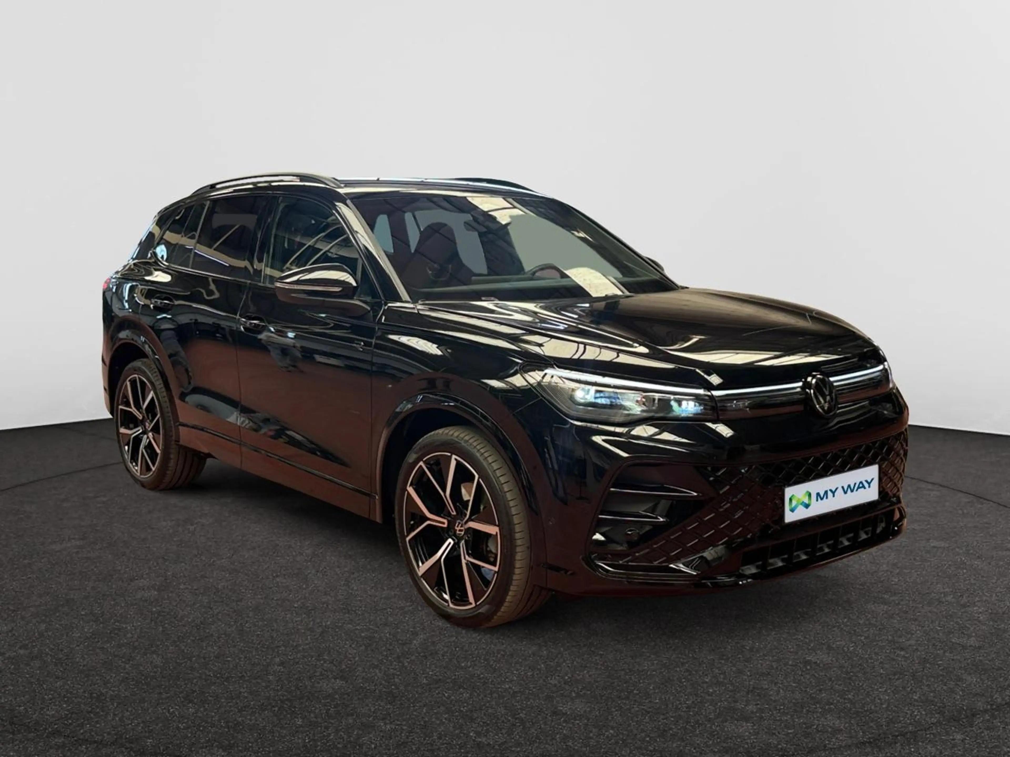 Volkswagen Tiguan 1.5 eTSI mHEV ACT R-Line OPF DSG — photo 7