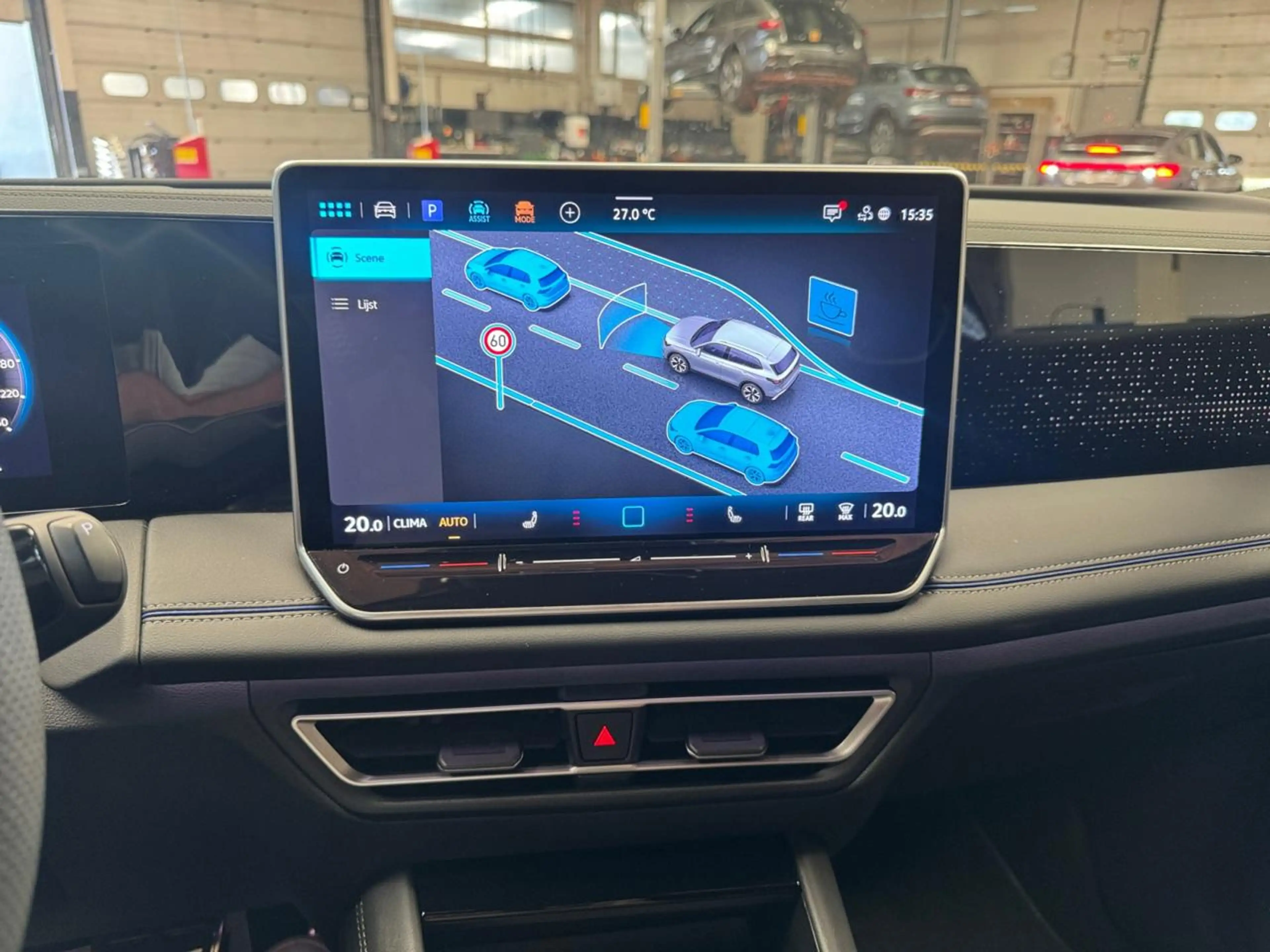 Volkswagen Tiguan 1.5 eTSI mHEV ACT R-Line OPF DSG — photo 13