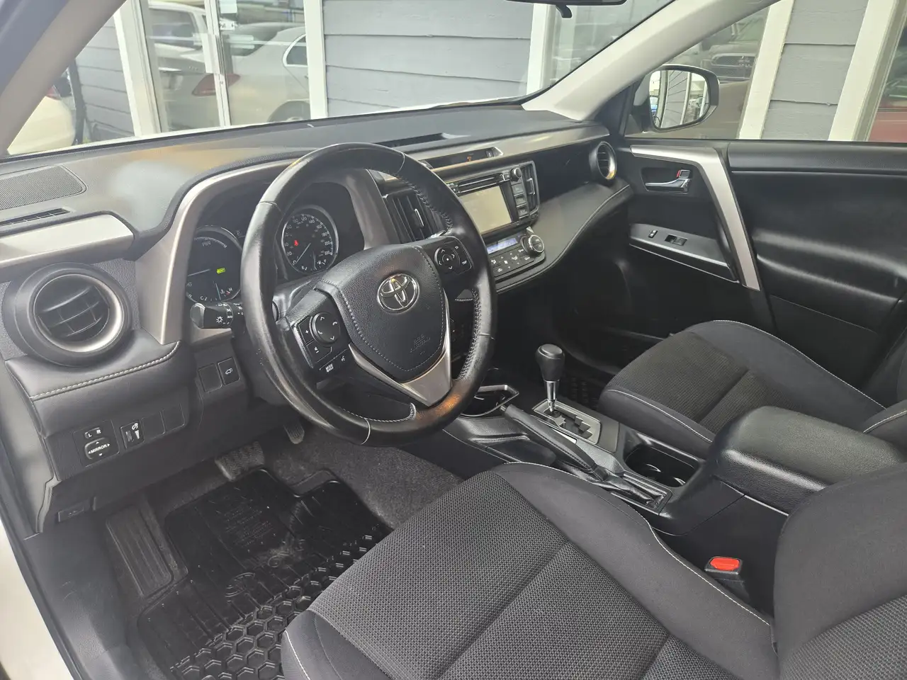 Toyota RAV 4 снимка Toyota RAV 4
