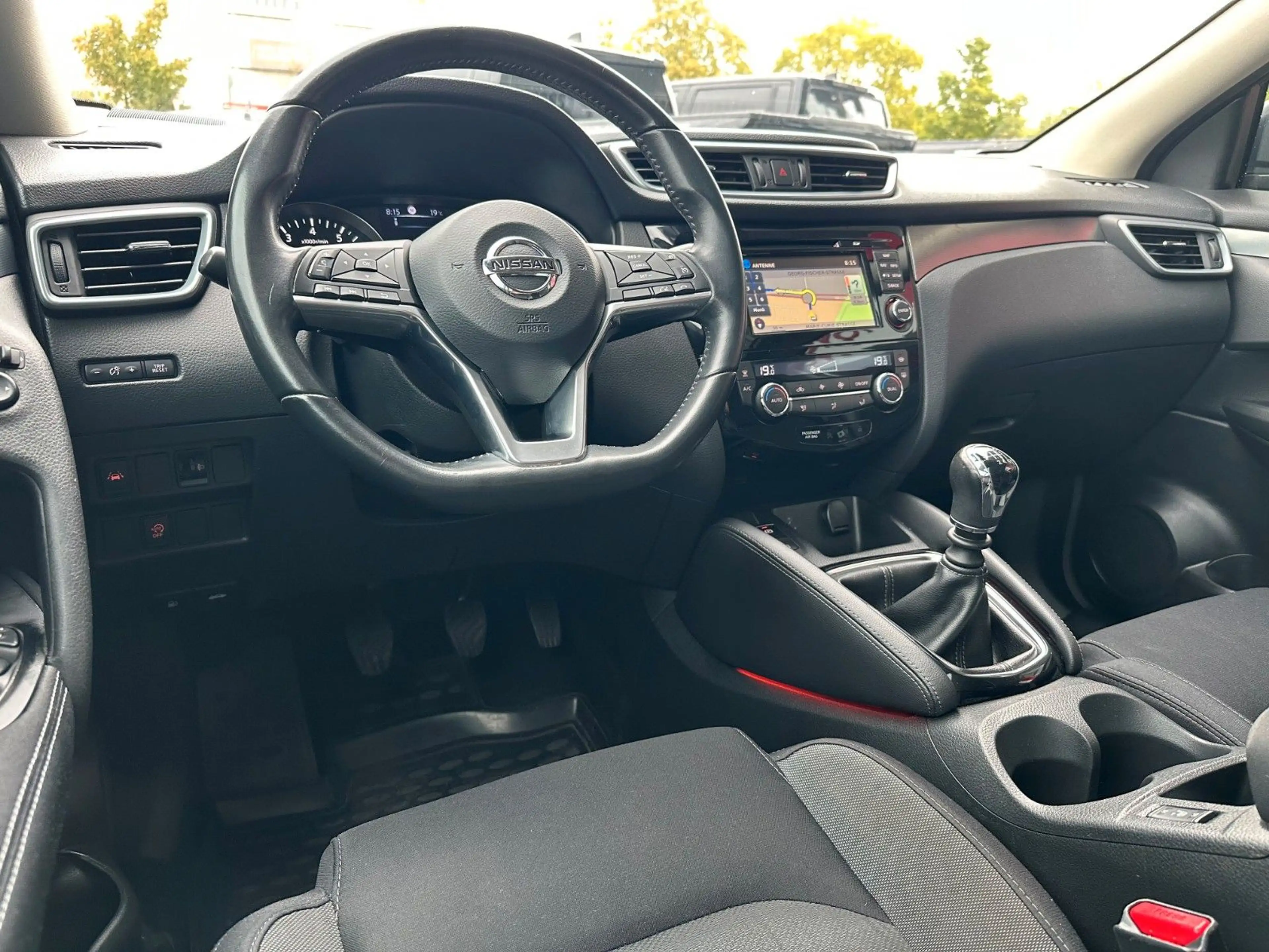 Nissan Qashqai N-Connecta, NAVI, PANORAMA, KAMERA — photo 11