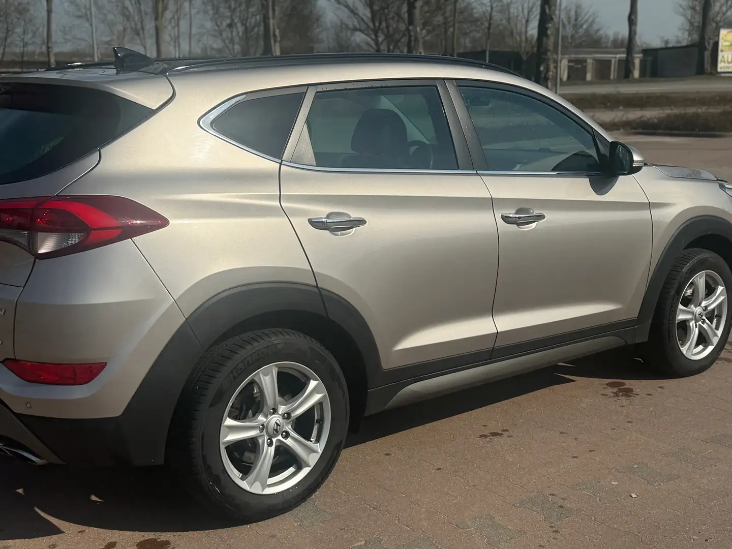 Hyundai TUCSON Premium 4WD  Leder*Allrad*Pano*Ahz. Beige - 1