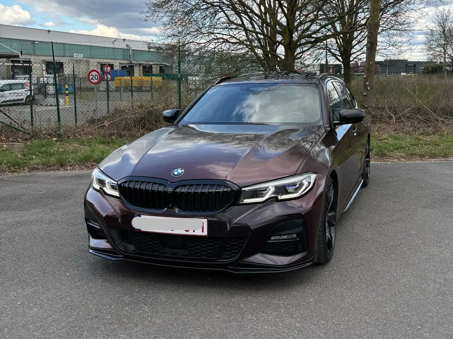 BMW 330 330i Touring Aut. M Sport Noir - 1