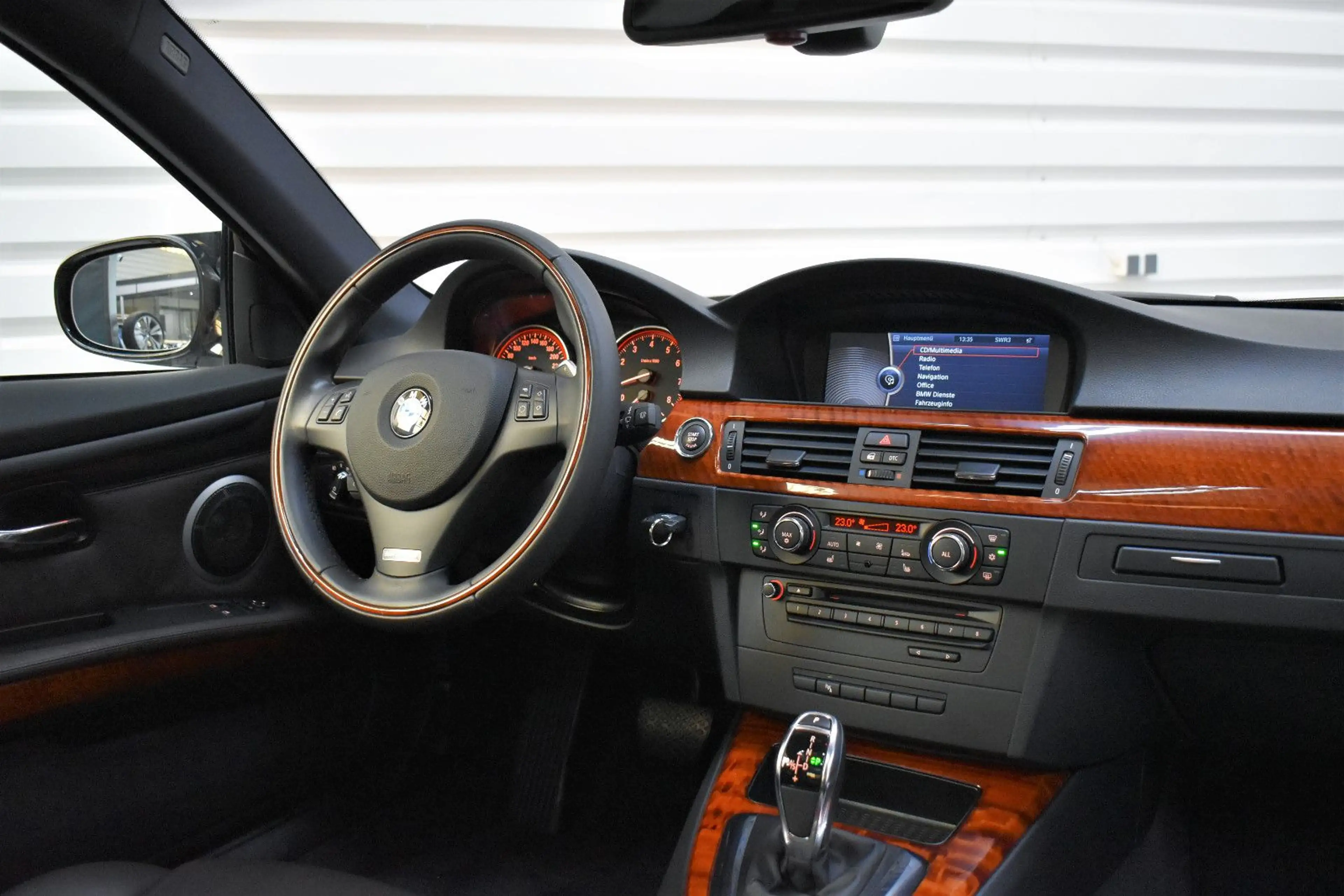BMW 335 i Coupe Individual+Nur.33.050km+Rubinschwarz — photo 15