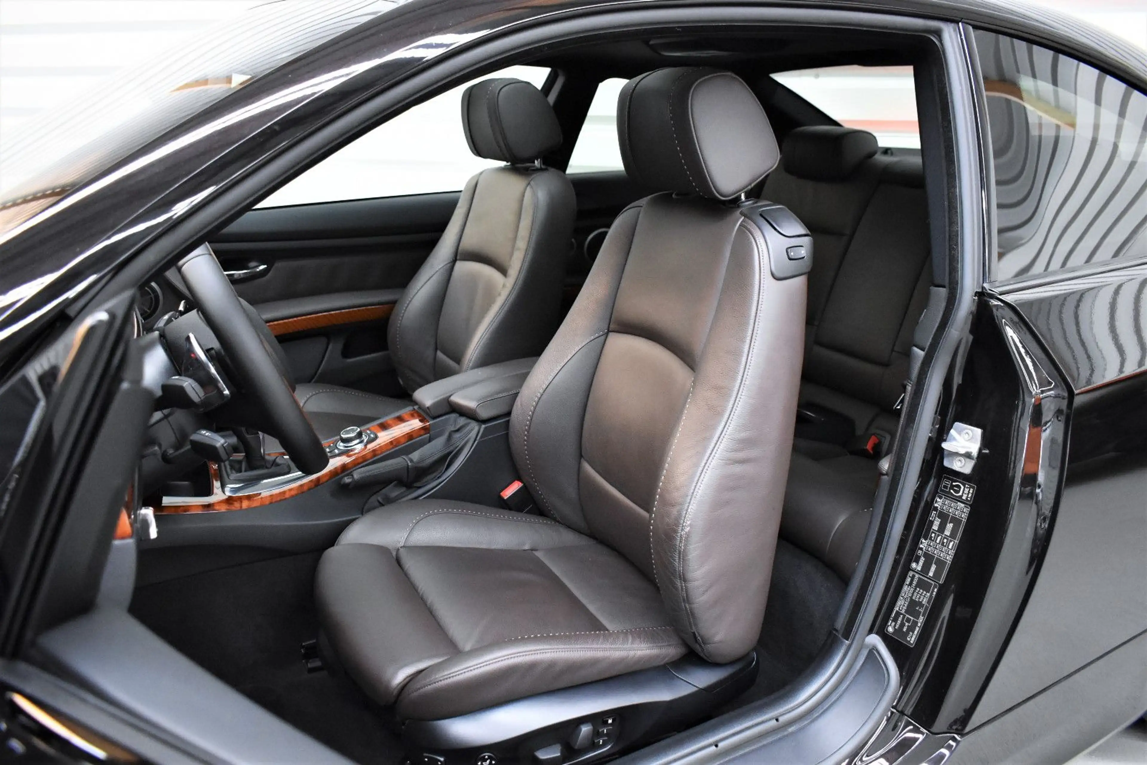 BMW 335 i Coupe Individual+Nur.33.050km+Rubinschwarz — photo 8