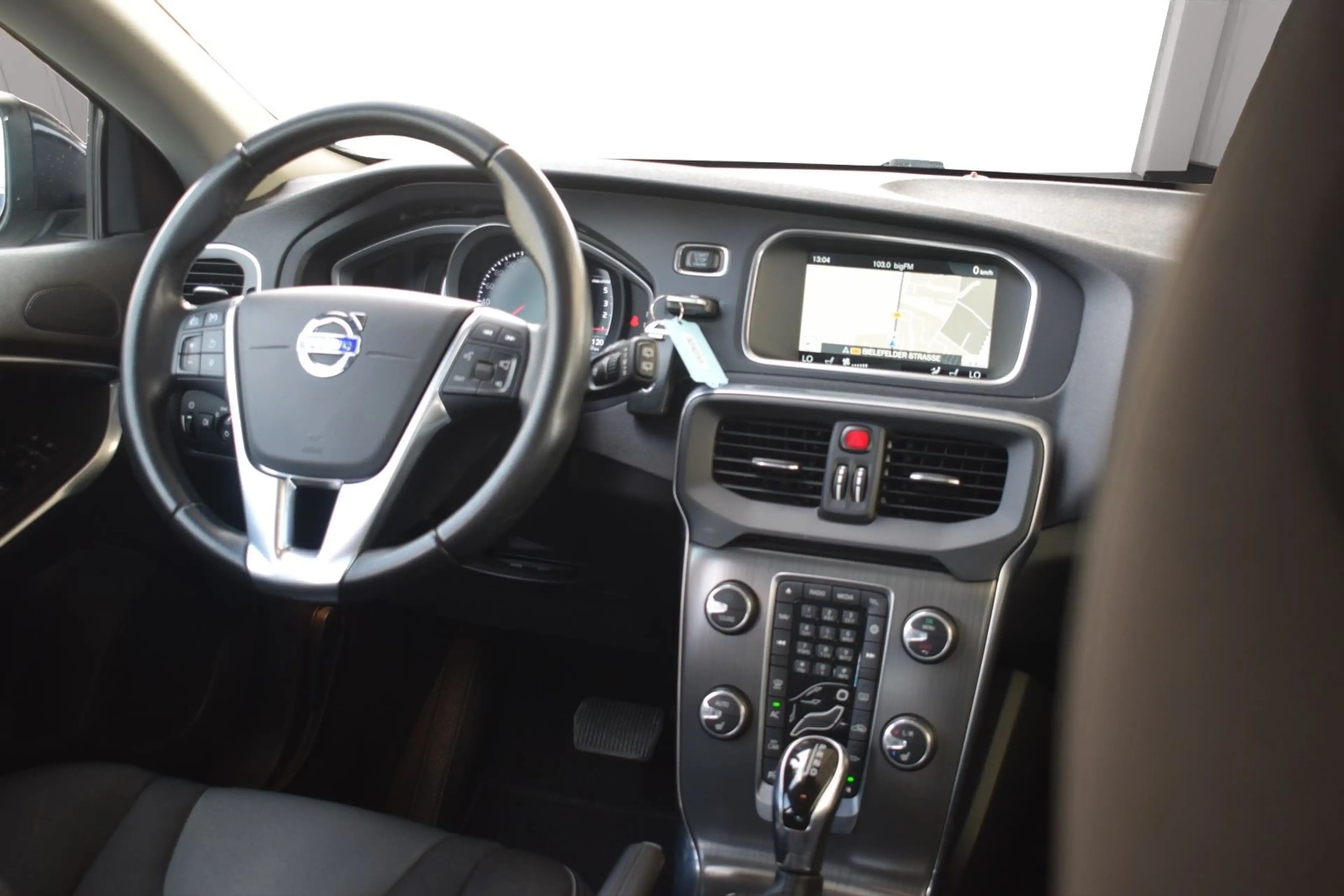 Volvo V40 D4/DIGI/NAVI/PDC/AUTOMATIK/ANGEBOT 2,49% — photo 11