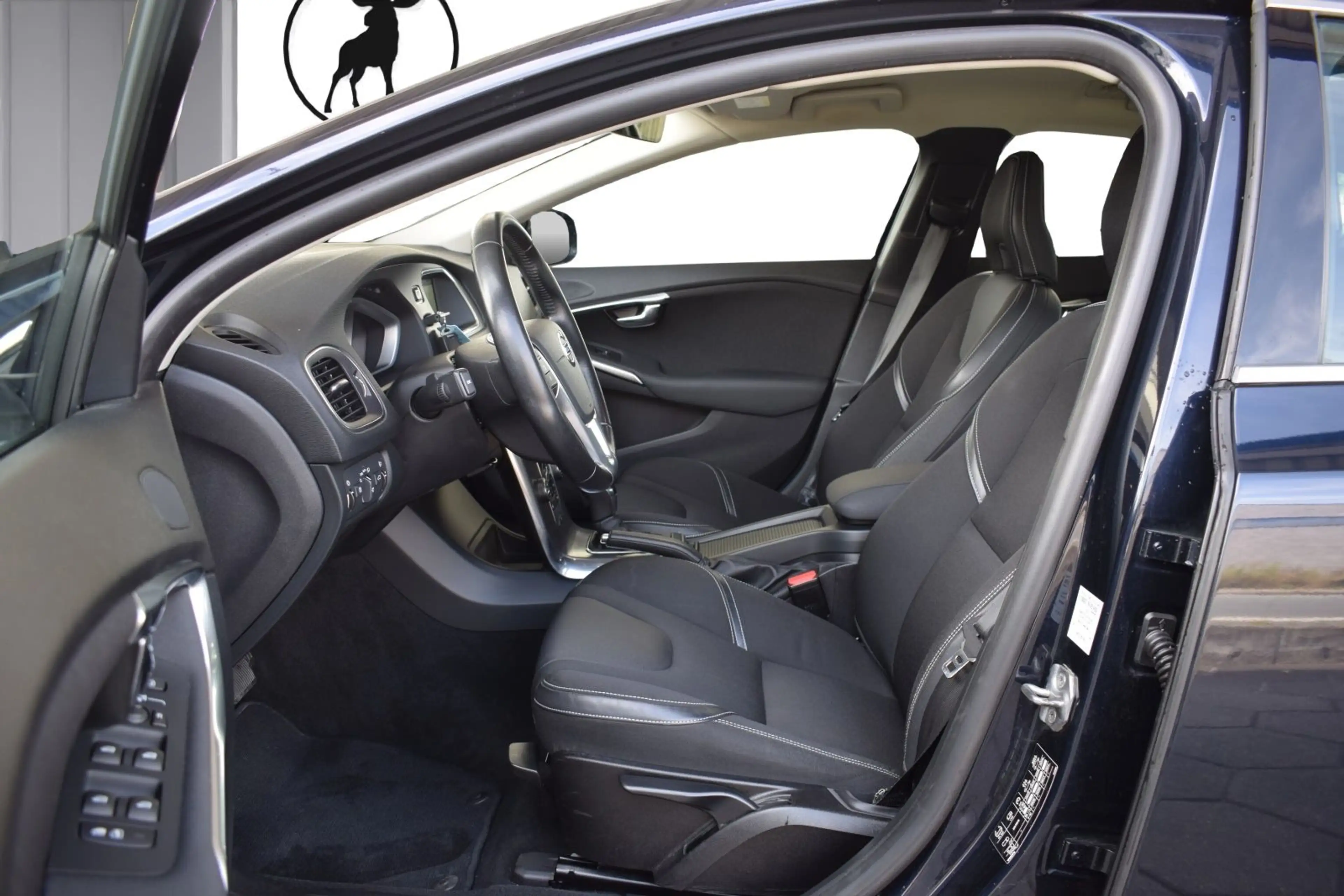 Volvo V40 D4/DIGI/NAVI/PDC/AUTOMATIK/ANGEBOT 2,49% — photo 6