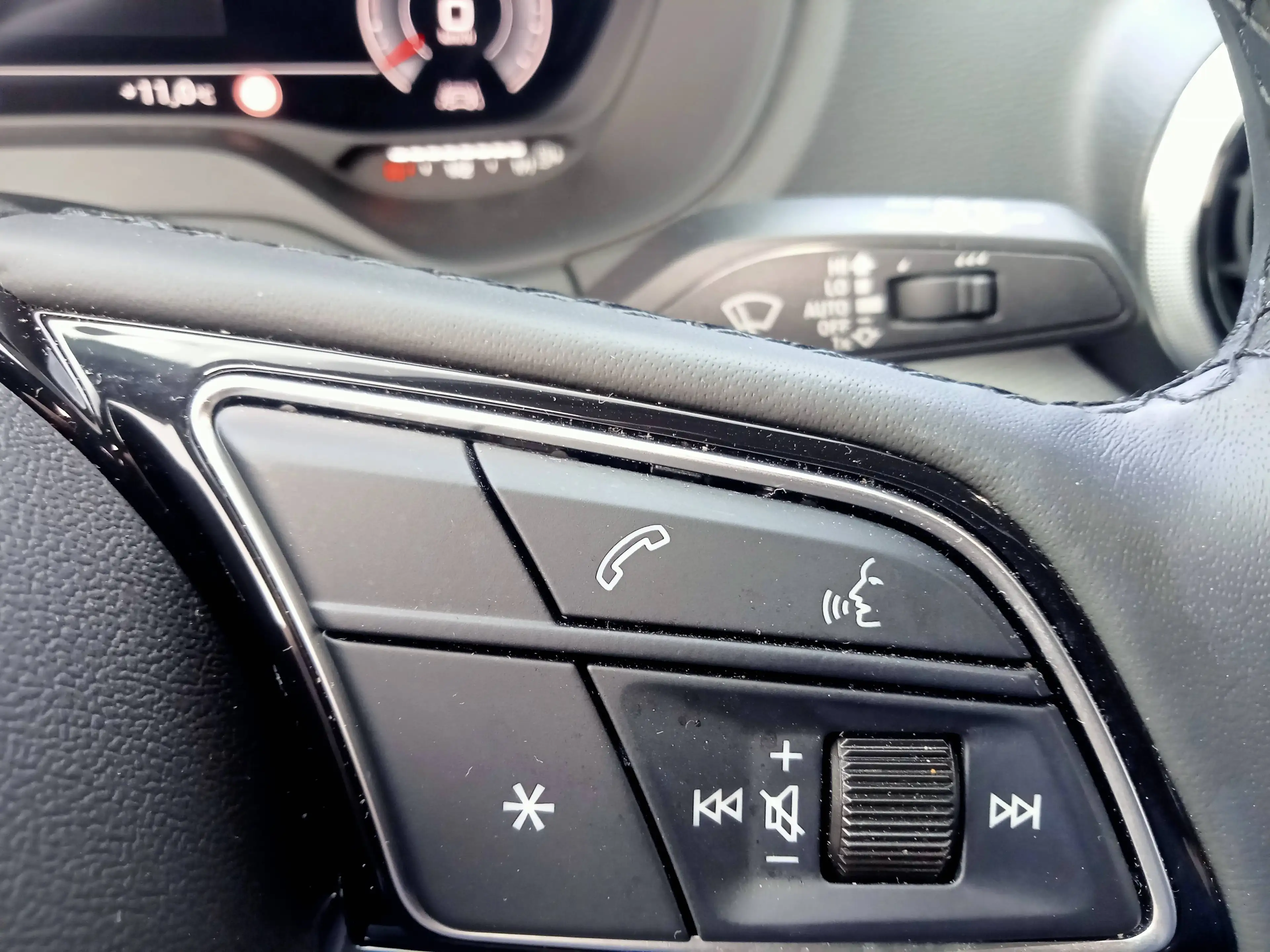 Audi Q2 Q2 35 TFSI S-LINE S-TRONIC*LEDER*GPS*LED*ZETELVW*CAM — photo 13