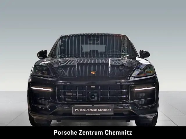 Porsche Cayenne view 4