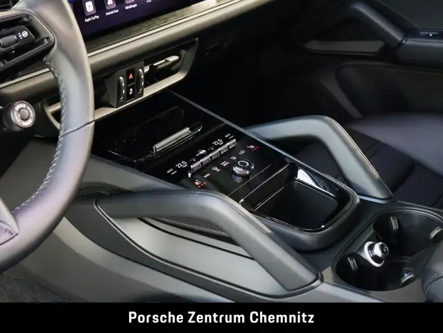 Porsche Cayenne view 14