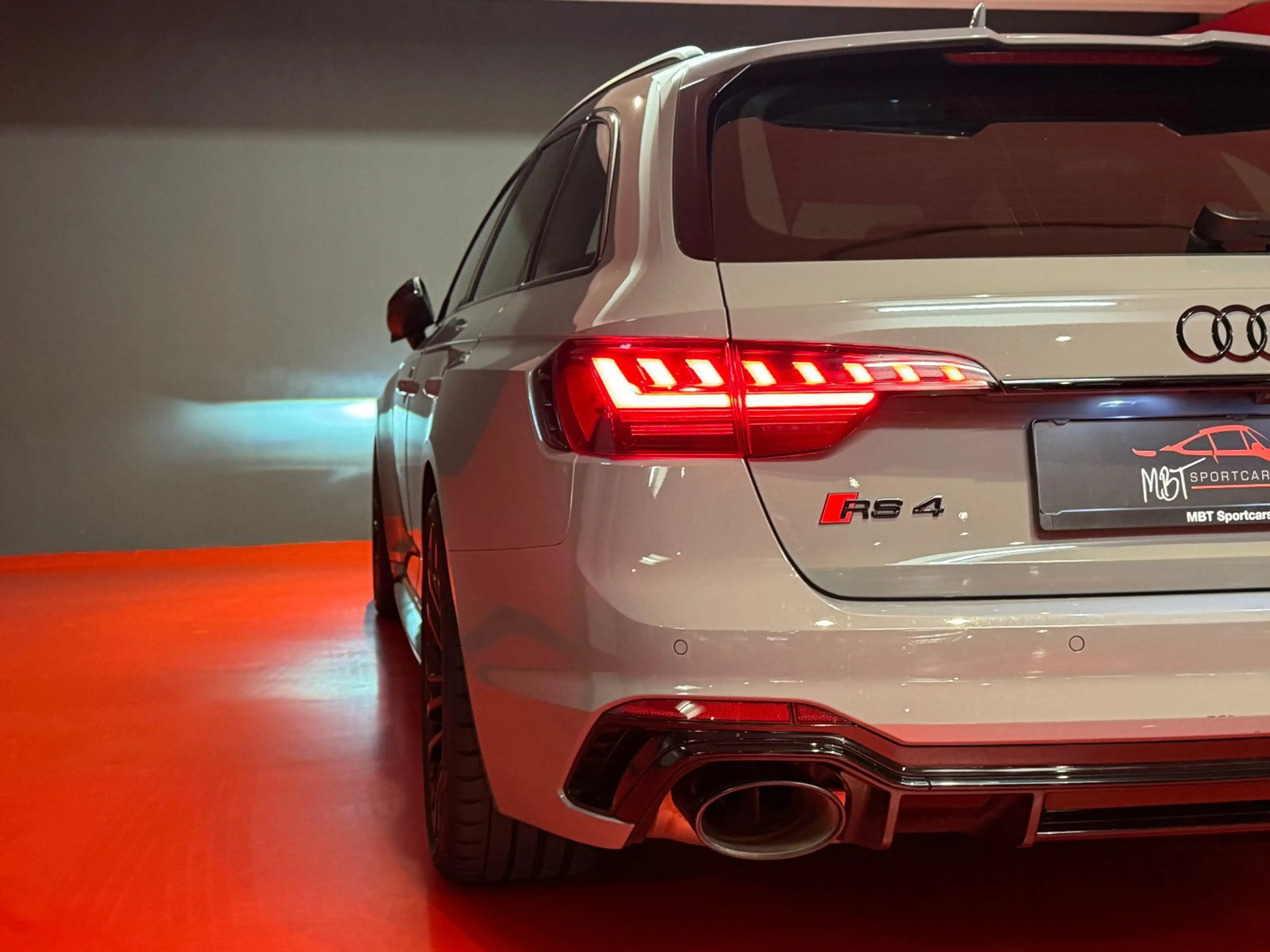 Audi RS4 /2.9 TFSI/450 PS/QUATTRO/2.HAND/SERVICE/TOP!! — photo 13